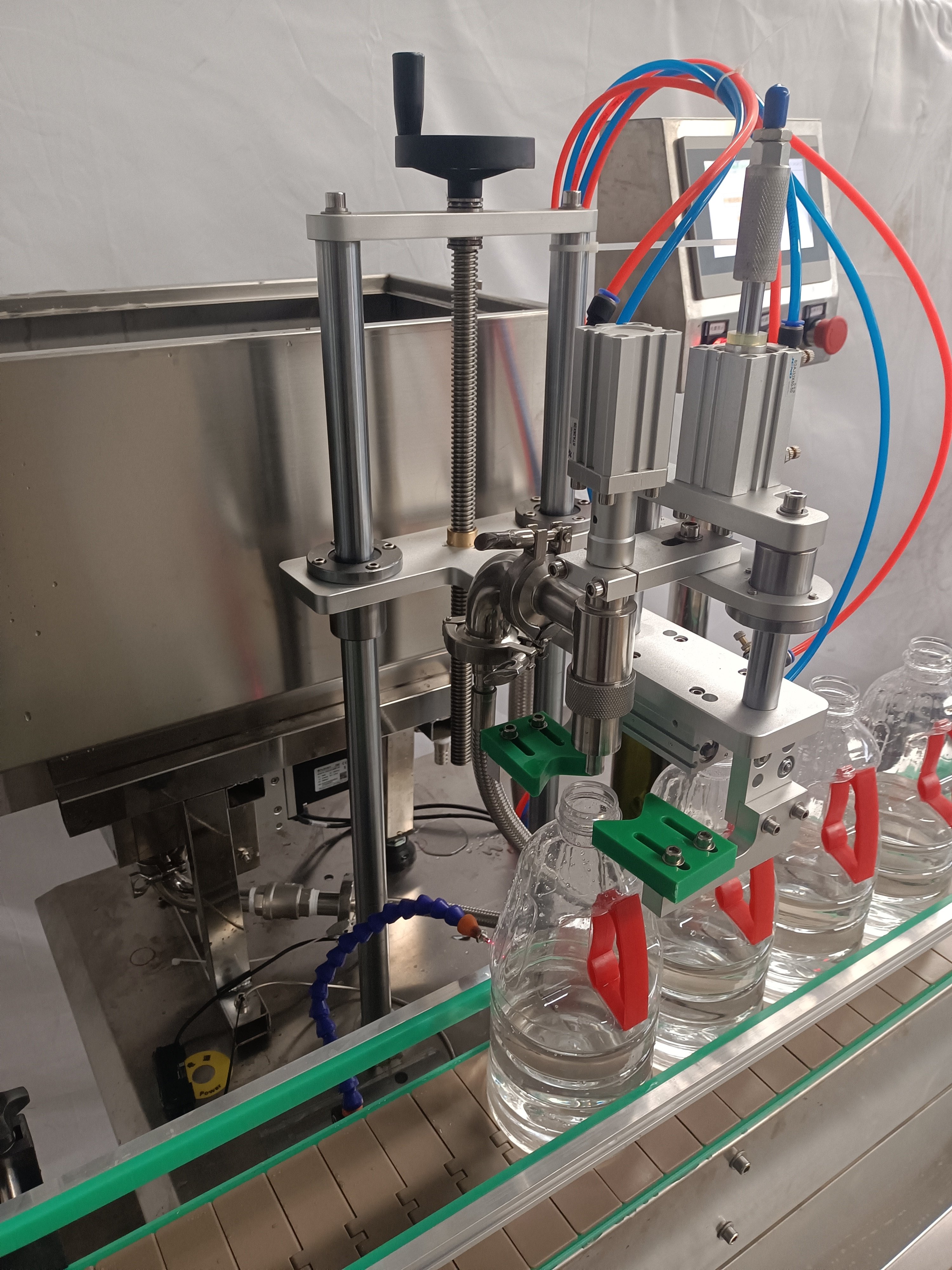 High-Tech Automatic Table Water Bottling Machine 2000~10000 Liter Per Hour Pure Mineral Water Filling Beverage Gear Bags