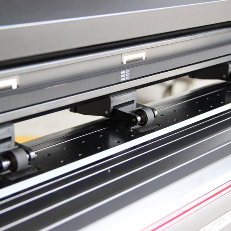 48'' Cutting Plotter with Contour Cut Optical Tracking MG1200 Vinyl Cutter Hot Sale Vinyl Semi Auto Contour Cutting Plotter