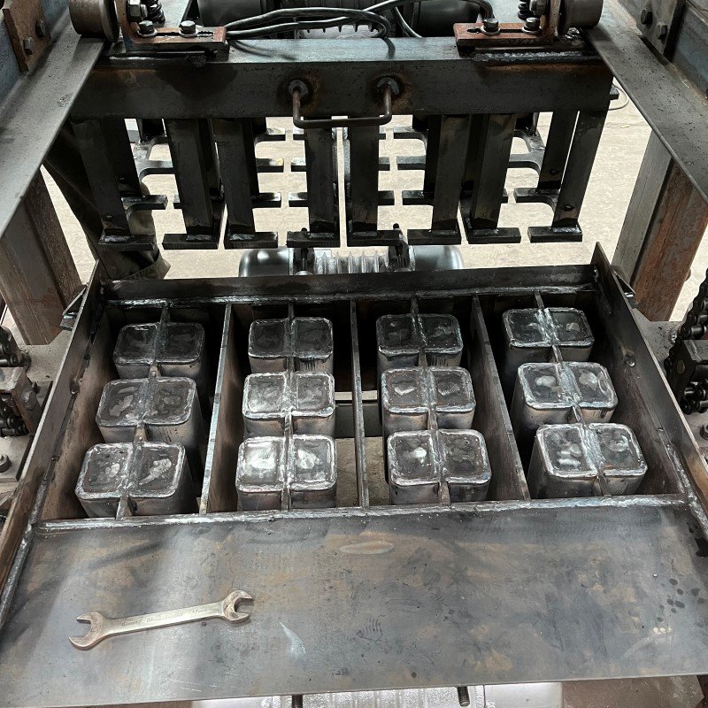 BL4-35B Semi-Automatic Cement Block Making Machine Economical Easy Operate Hollow Block Machine Construction Industries