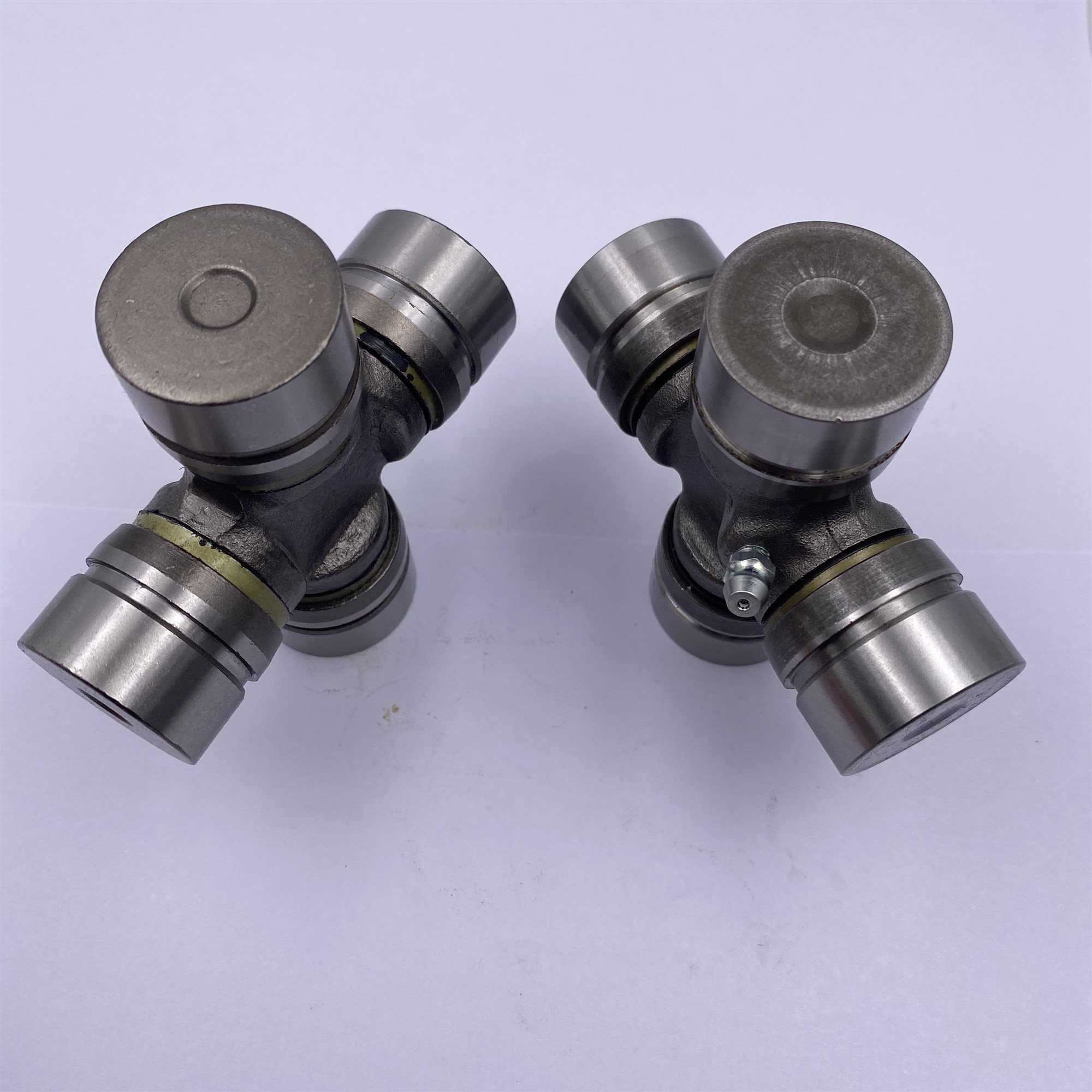 GUT-23 GUT23 Auto Parts Universal Joint Cross Bearing Cruceta 04371-35030 04371-35050 04371-35040 04371-35051 04371-35031