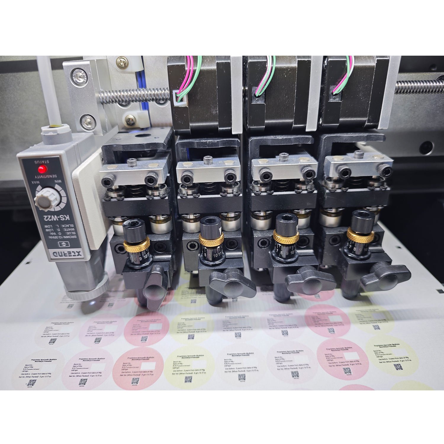Printing Media PET, PVC, PP, BOPP Cutting Paper Machine Sticker Roll to Sheet A4 Paper Cutting Machine