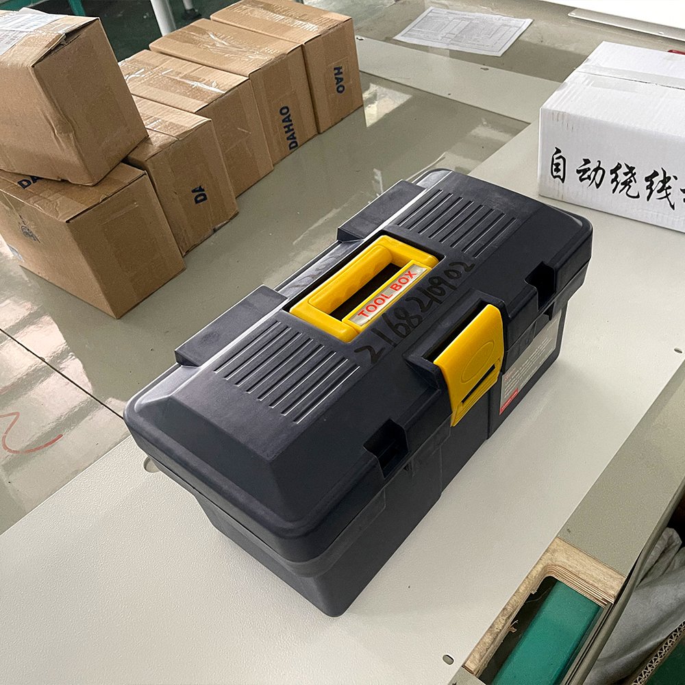 Changhua Factory Fully Automatic Industrial Embroidery Machine Hats T-shirts Embroidery Machine Two Heads