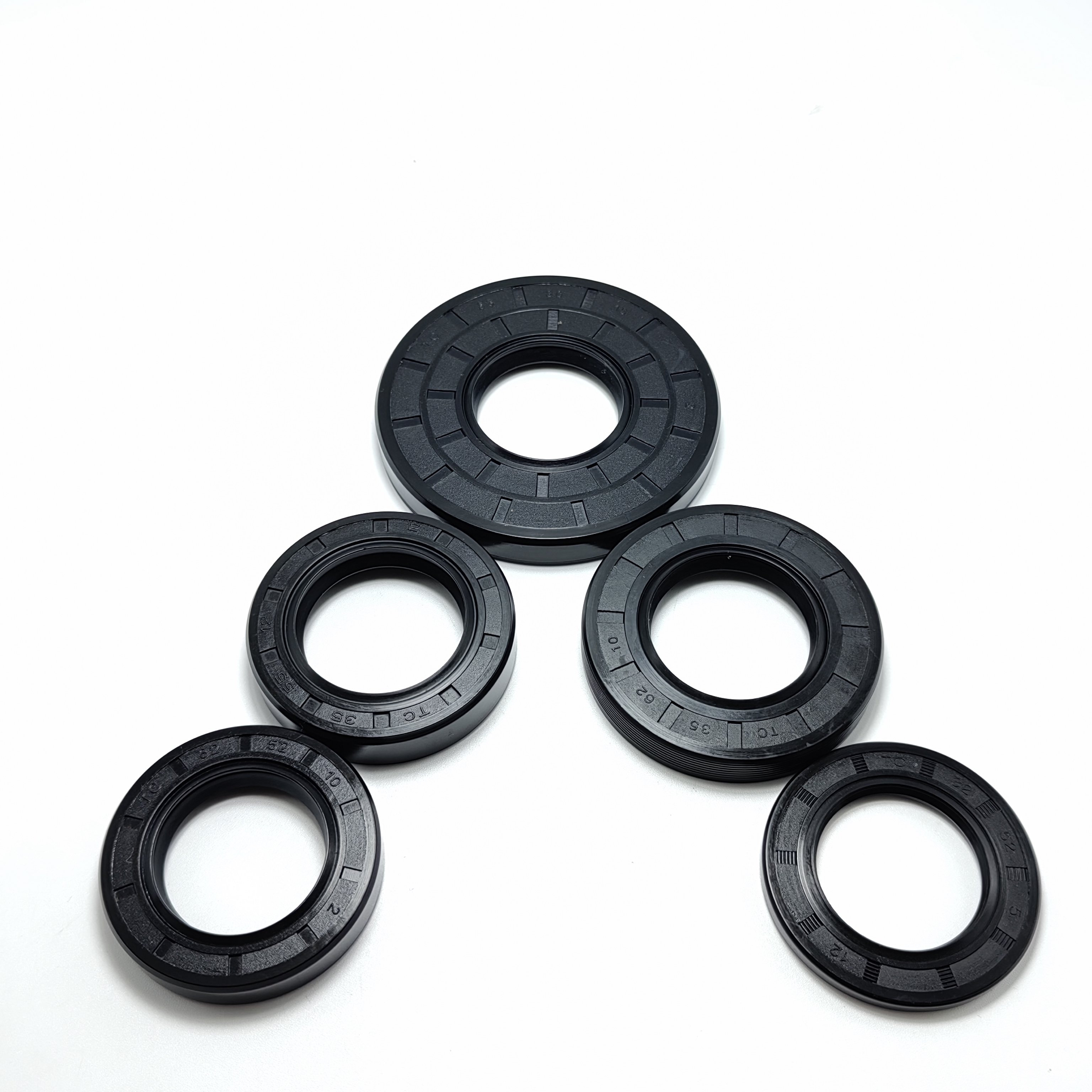 Hot Sale NBR Material Professional Factory Use for Pump Auto TC Oil Seal32/35*52/55/62/80*5/10/12