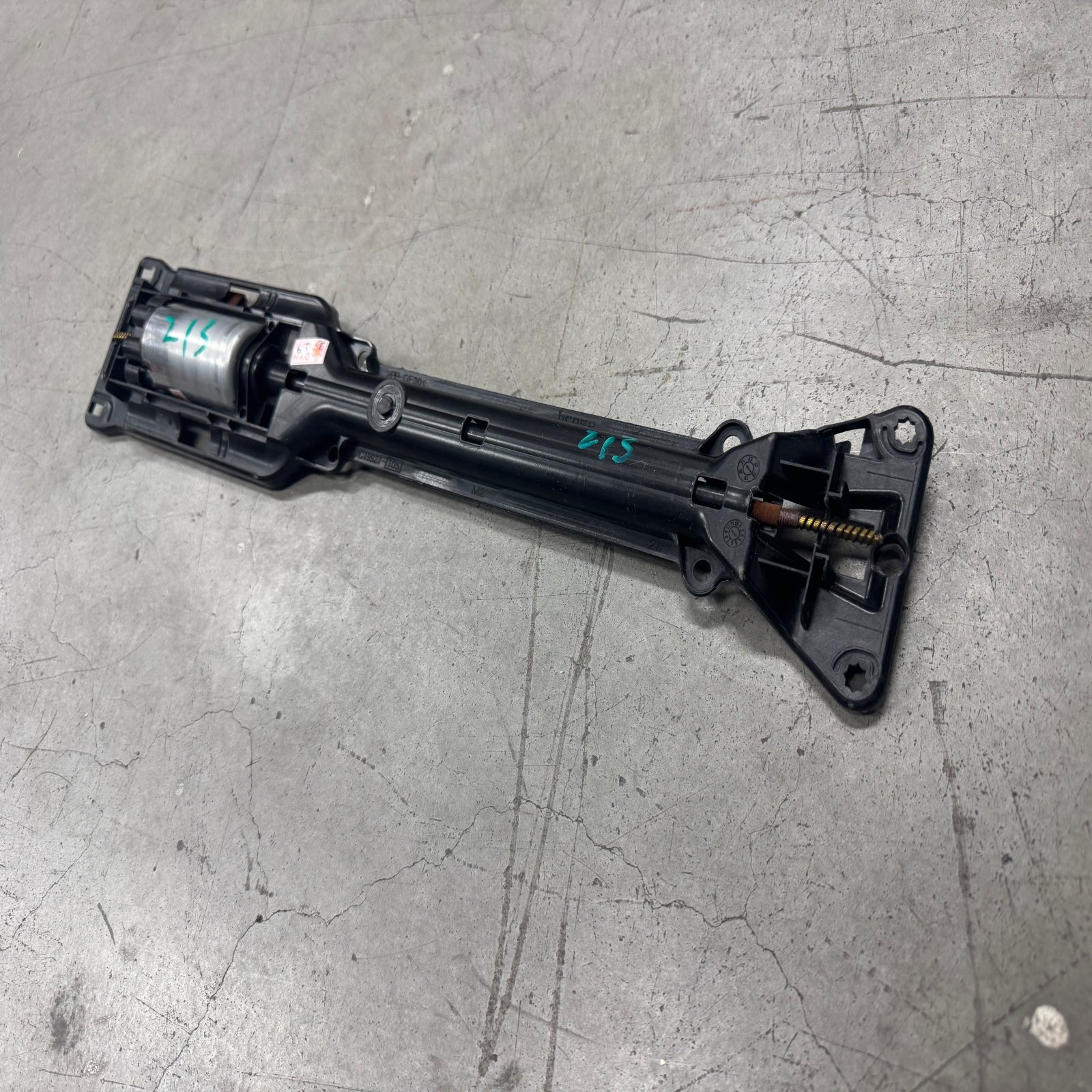The classic high-quality E- W213 front left and right seat adjustment electric motor fixed bracket drive shaft forMercedes-Benz