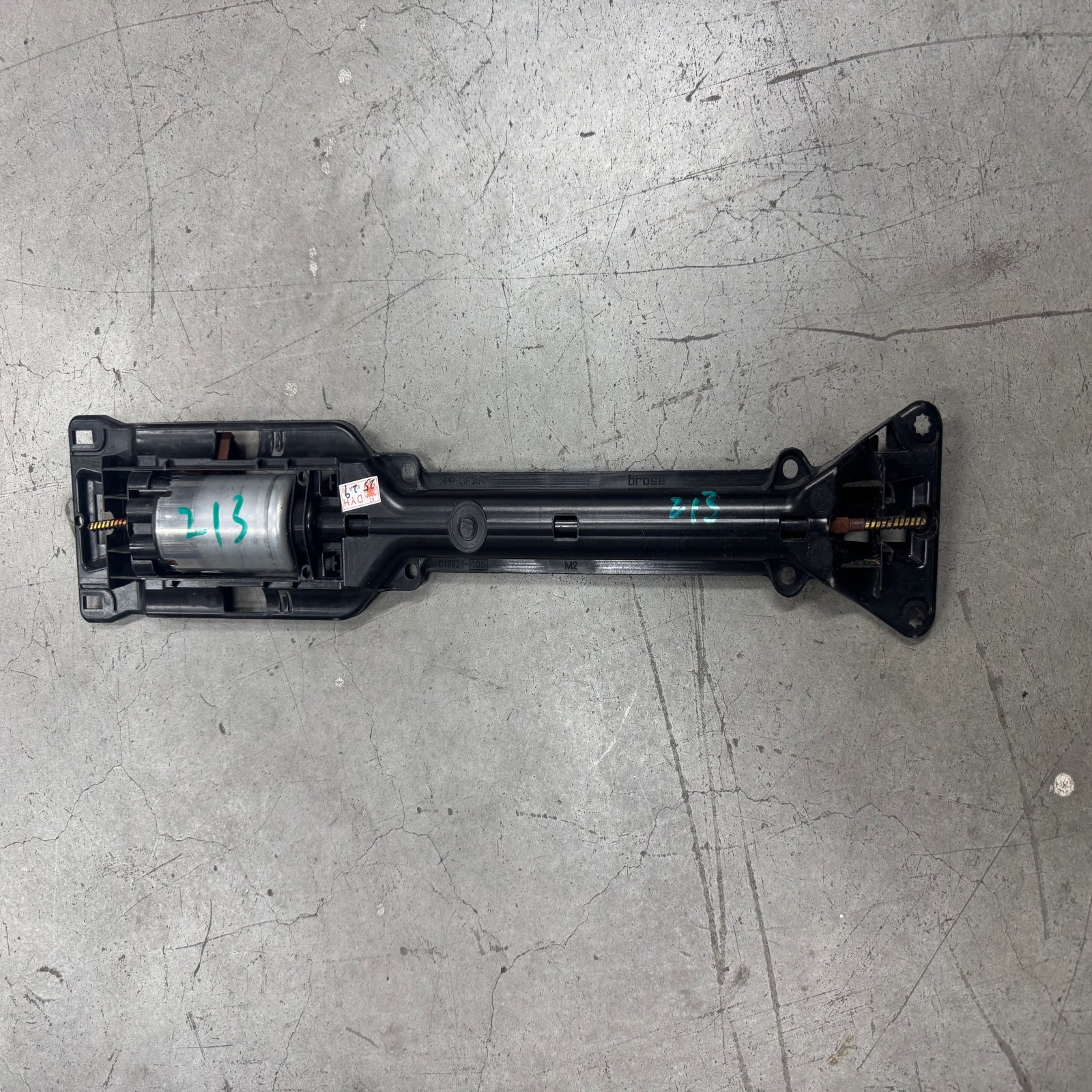 The classic high-quality E- W213 front left and right seat adjustment electric motor fixed bracket drive shaft forMercedes-Benz