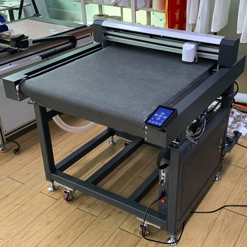 Auto Continuous Feed Flatbed Cutting Plotter Signmaster Flat Bed Cutter Plotter Automatic Feeding Servo Driver Flatbed Cutter