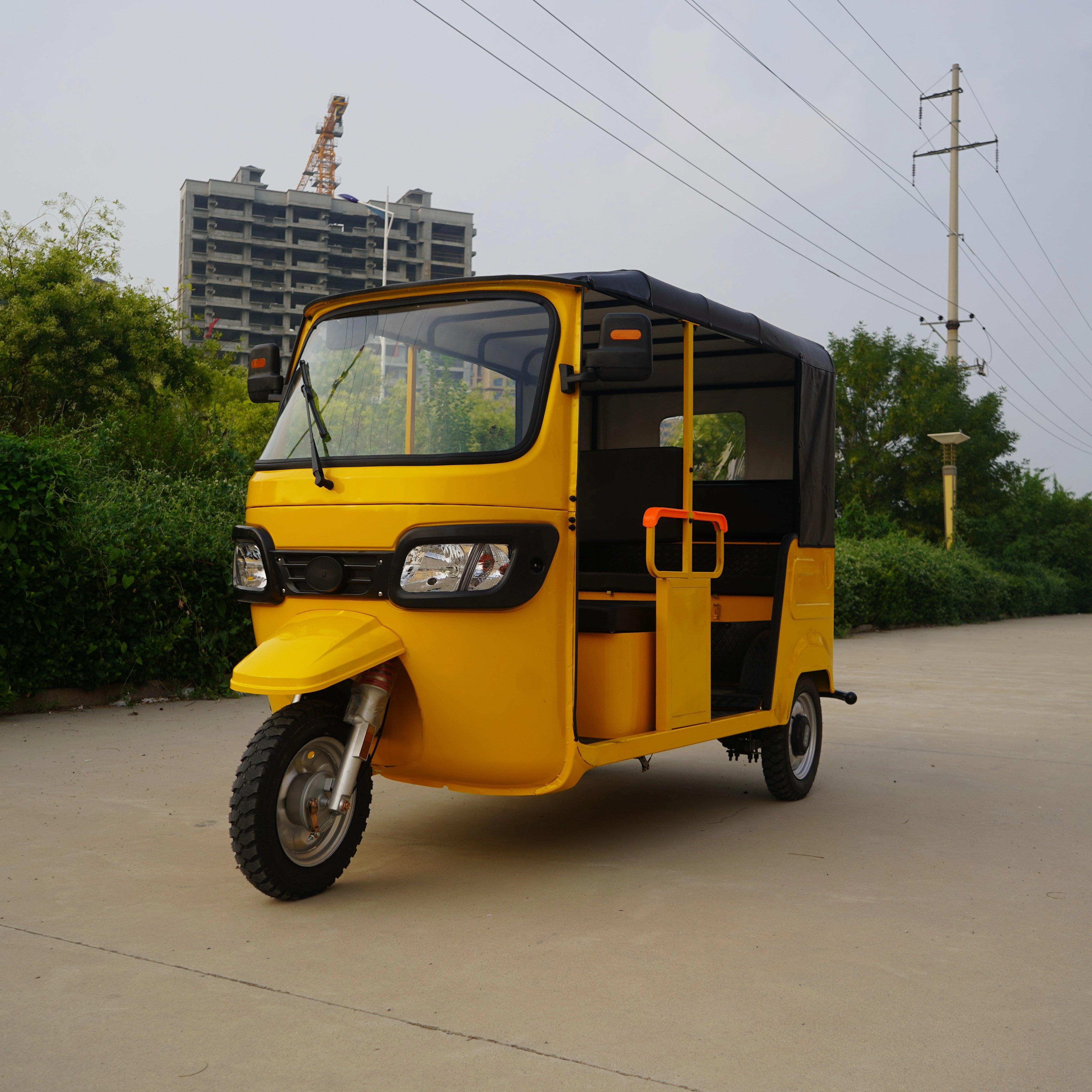 Cheap Tricycle Auto Rickshaw Rental Business Motor-powered Tuktuk 6 8 Passengers Scenic Paths