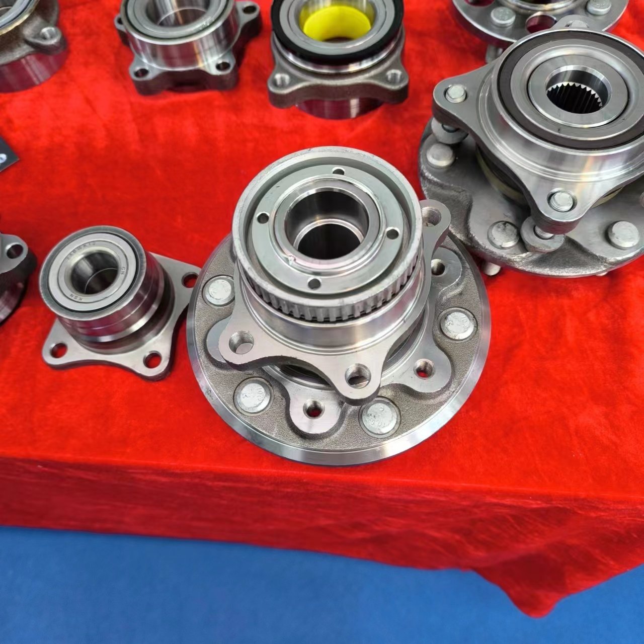 Heavy Duty Truck Wheel Hub Bearing 805531 VKBA5411 BTH-0018A NP078914 NP273671 New Steel Auto/Car Wheel Hub Custom Size