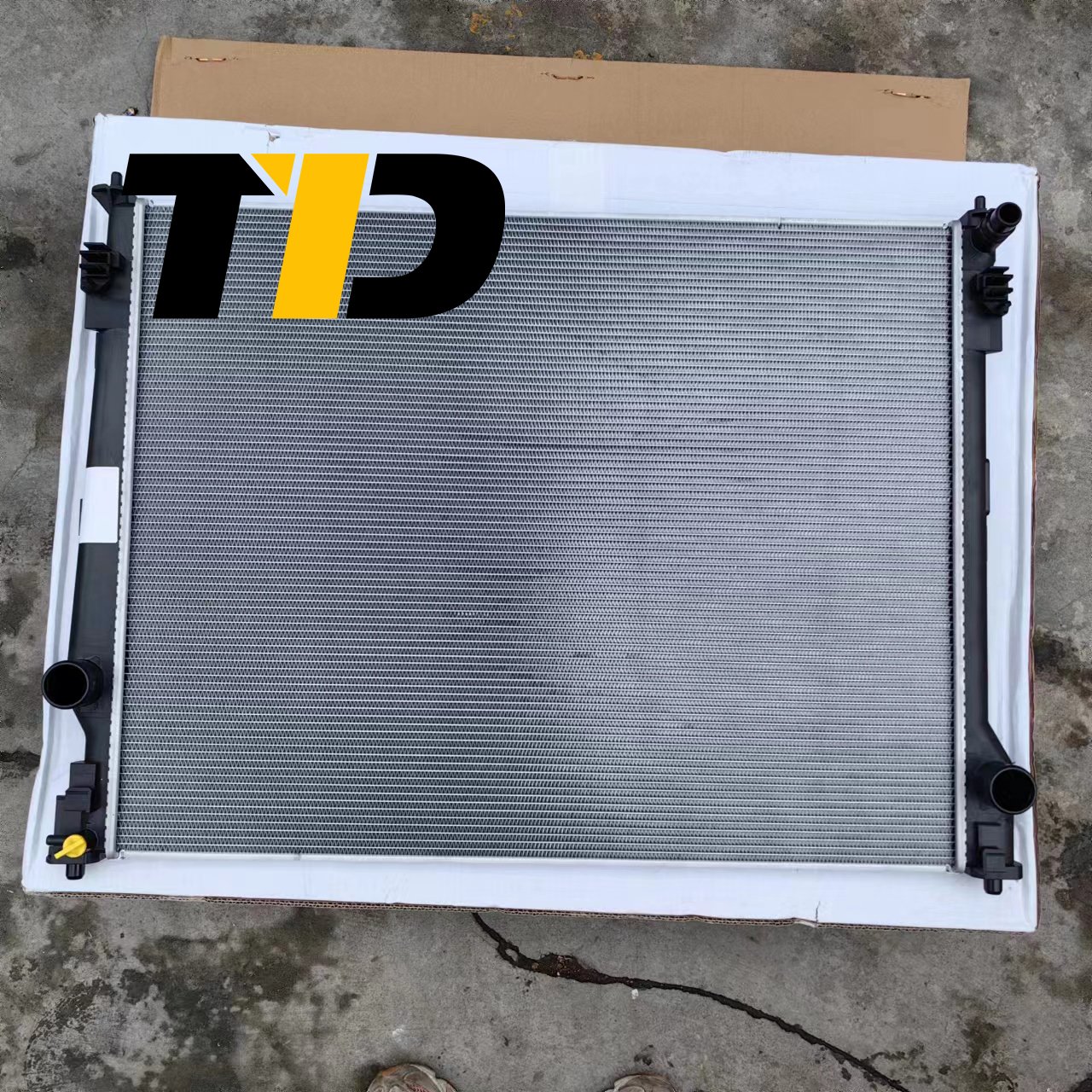 16400-F0080 Radiator . Inverter. Cooler. AUXILIARY. Drive Motor. for toyota Toyota Highlander 16400-F0080