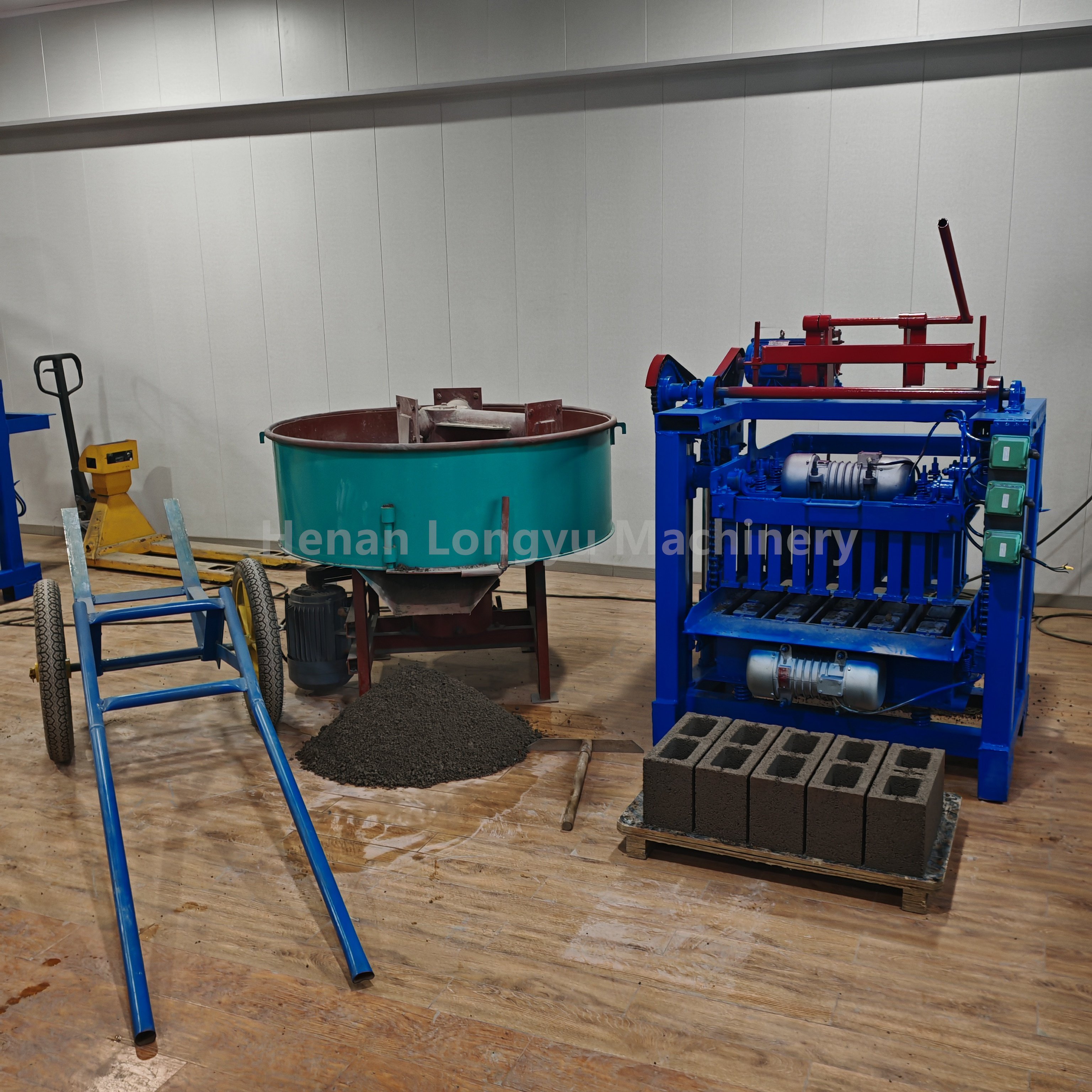 Make Money at Home Small Investment Big Return Money Making Machine Small Semi-automatic Cement Concrete Brick Making Machine