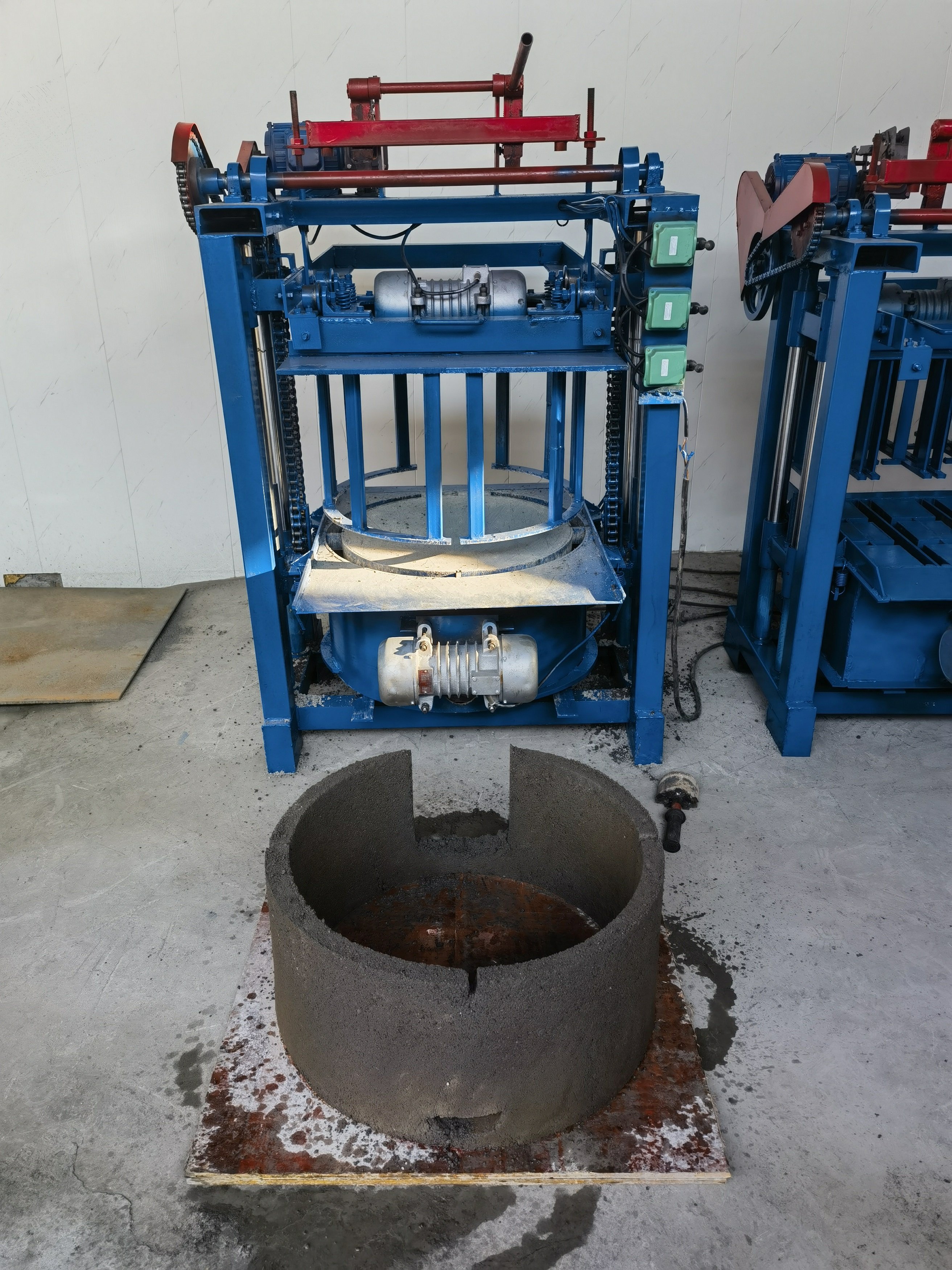 Lo Mas Vendido KM4-35 Semi-automatic Concrete Block Molding Machine Production of Cement Pipes with Grooves