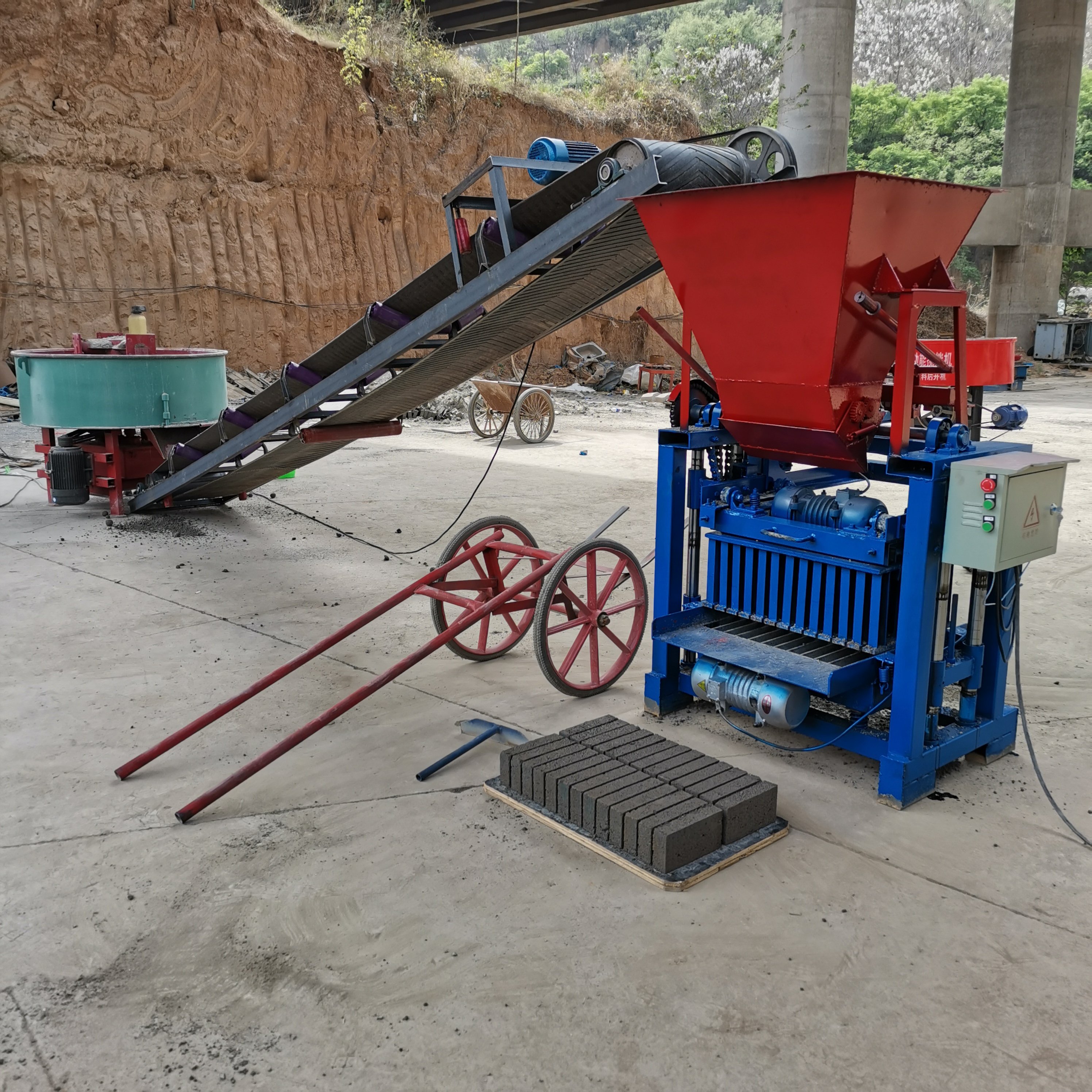 Hot Sale 4-35 Hopper Semi-automatic Solid Standard Brick Block Making Machine Production Line Efficient Brick Making Machine
