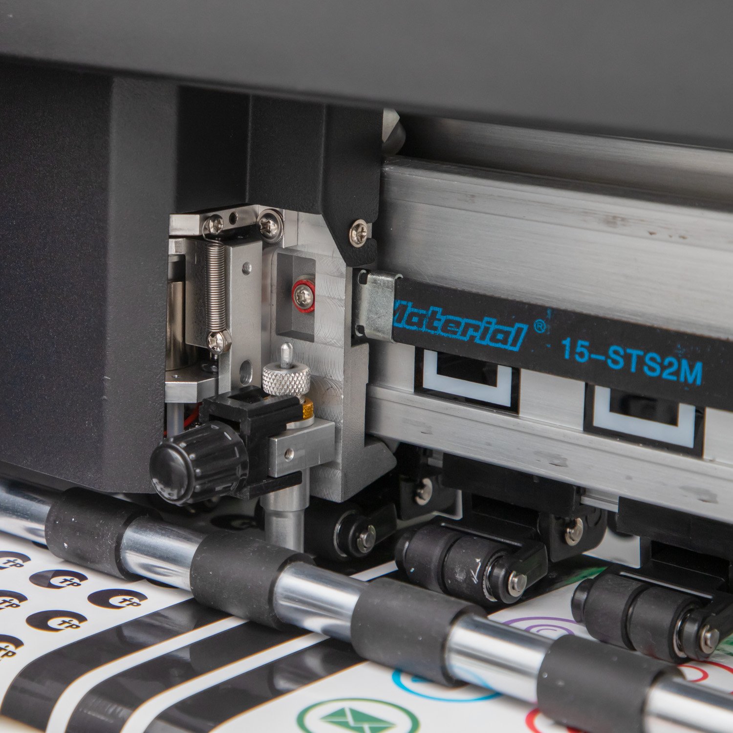 Roll Label Finisher Digital Roll to Roll Label Die Cutter Machine with One Cutting Head and Cold Lamination