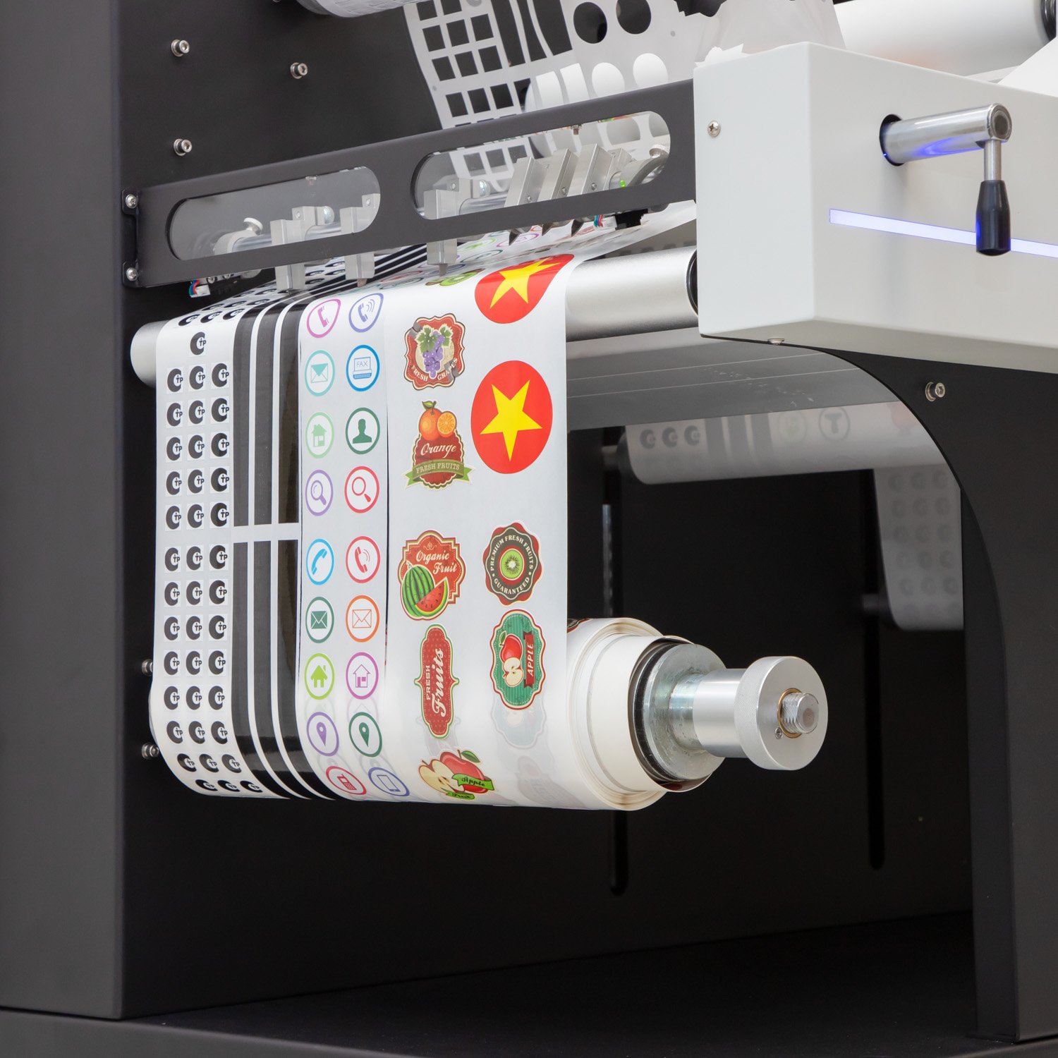 Roll Label Finisher Digital Roll to Roll Label Die Cutter Machine with One Cutting Head and Cold Lamination