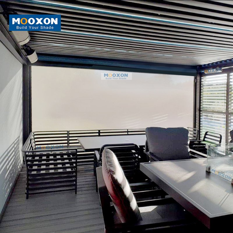 Mooxon Oversize Design Patio Waterproof Roller Motor Smart Electric Window Auto Sun Shade Zip Screen Outdoor Blinds for Pergola