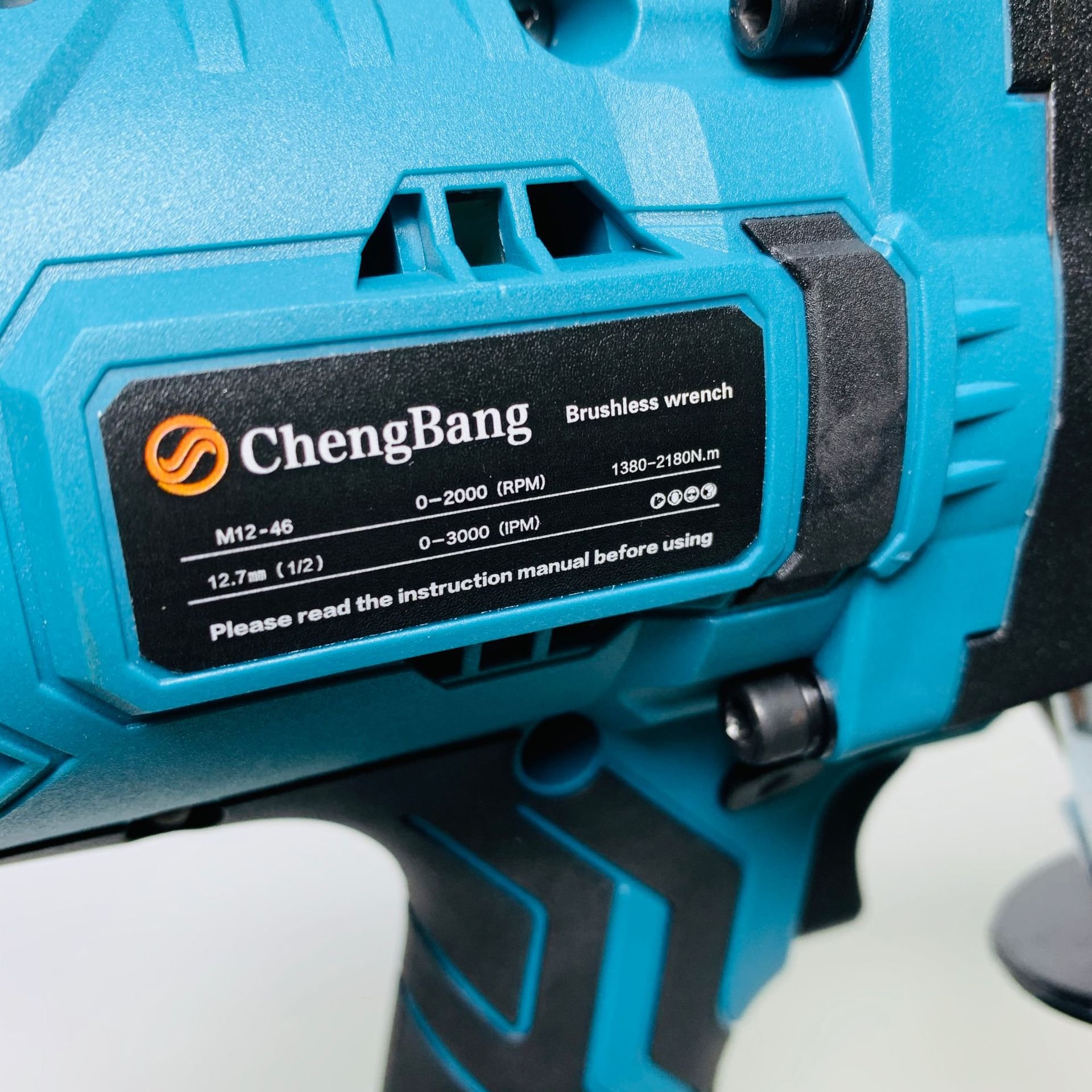 1/2" Rechargeable Lithium Brushless Electric Impact Wrench 2180N.m High Torque Heavy Duty Cordless Wrench for Truck Tire LL01