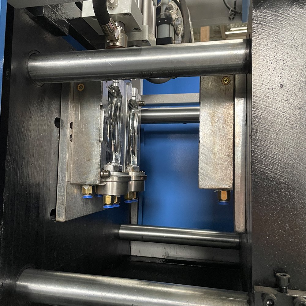 700-1000BPH Semi Automatic Plastic Blowing Machines