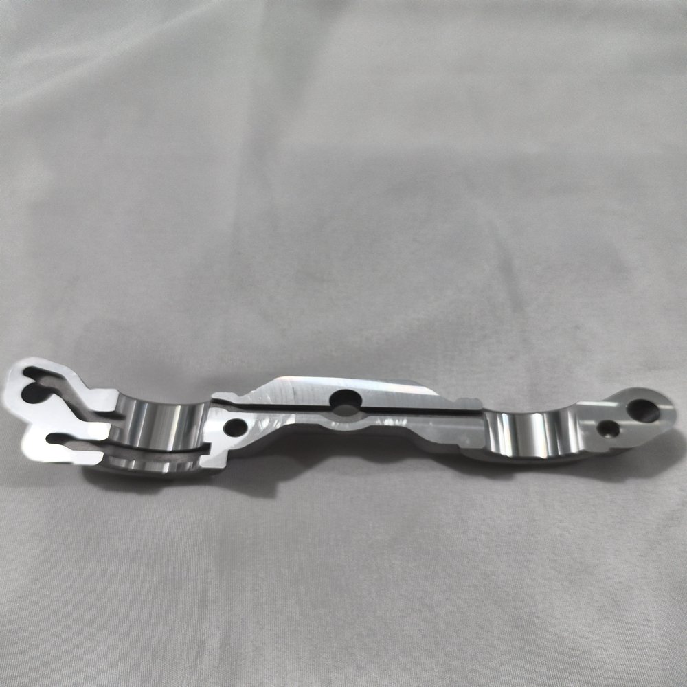 Mold Making/high-quality Aluminum Die-casting/CNC Machining/Customized Processing Services/Mitsubishi Camshaft Bearing Cover