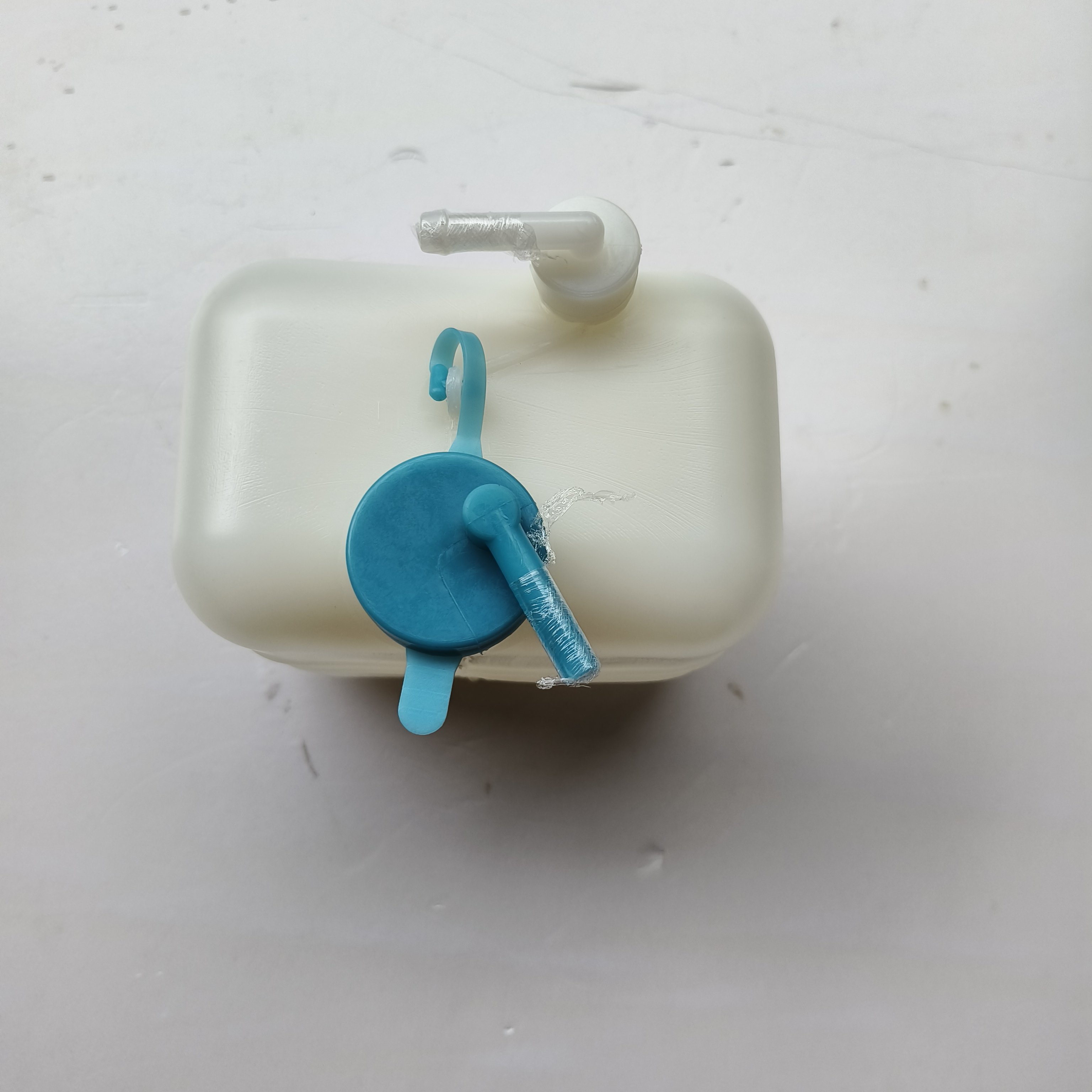 General Motors Original Equipment Manufacturer 4783033211 96626050 Auto Parts Expansion tank Liquid Storage tank