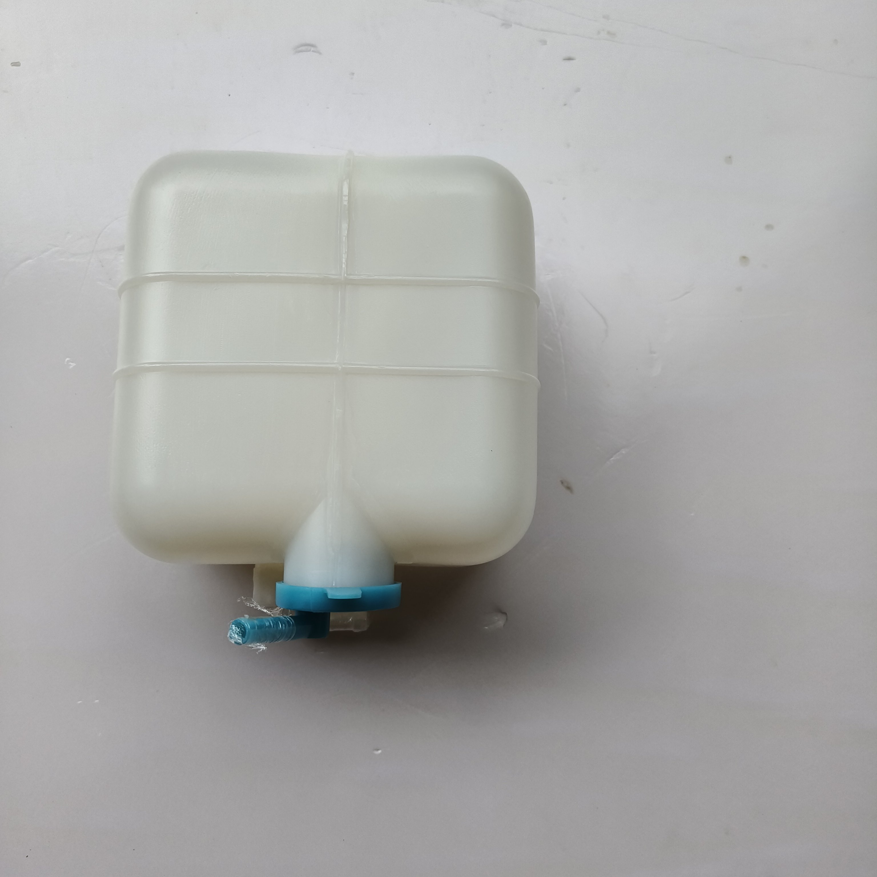 General Motors Original Equipment Manufacturer 4783033211 96626050 Auto Parts Expansion tank Liquid Storage tank