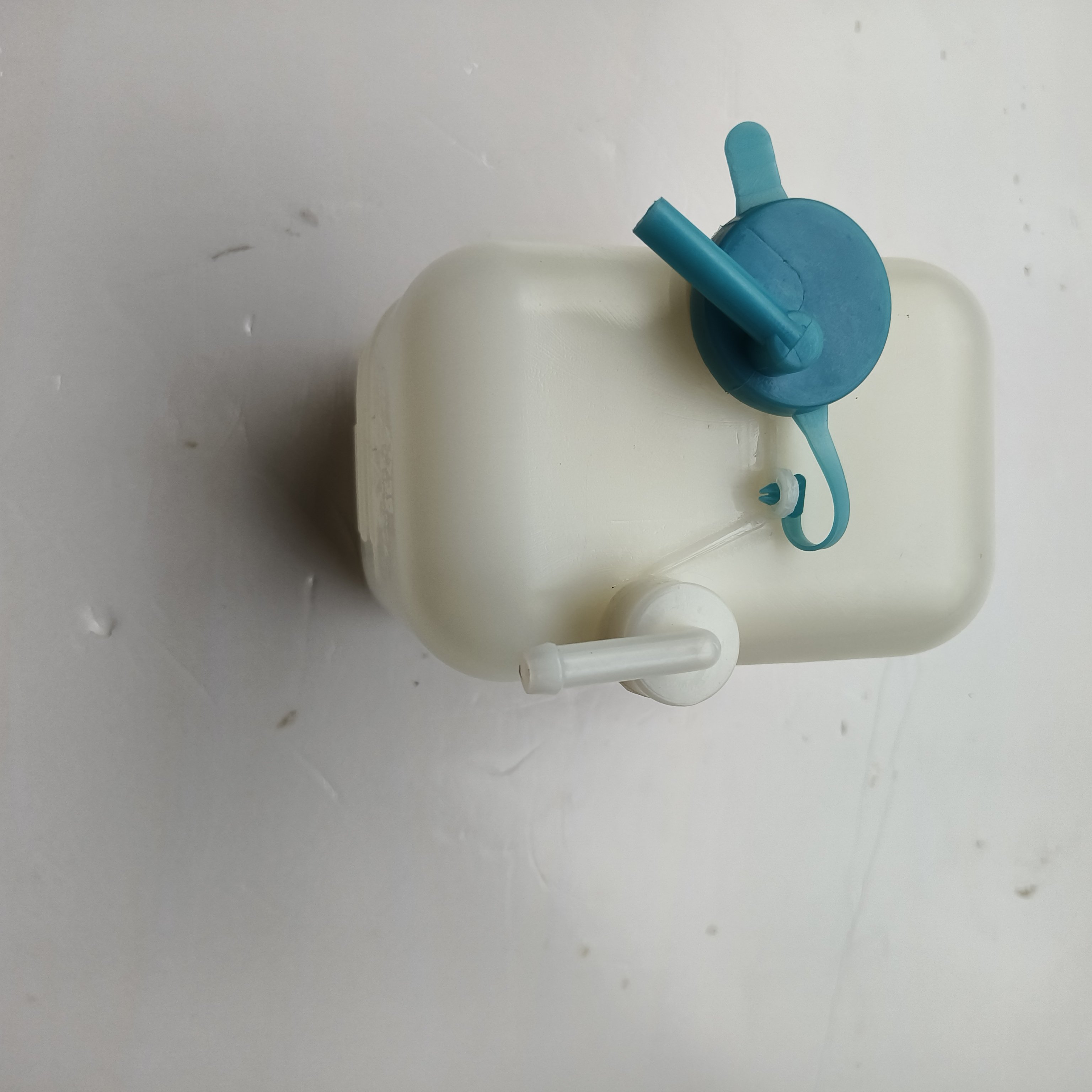 General Motors Original Equipment Manufacturer 4783033211 96626050 Auto Parts Expansion tank Liquid Storage tank