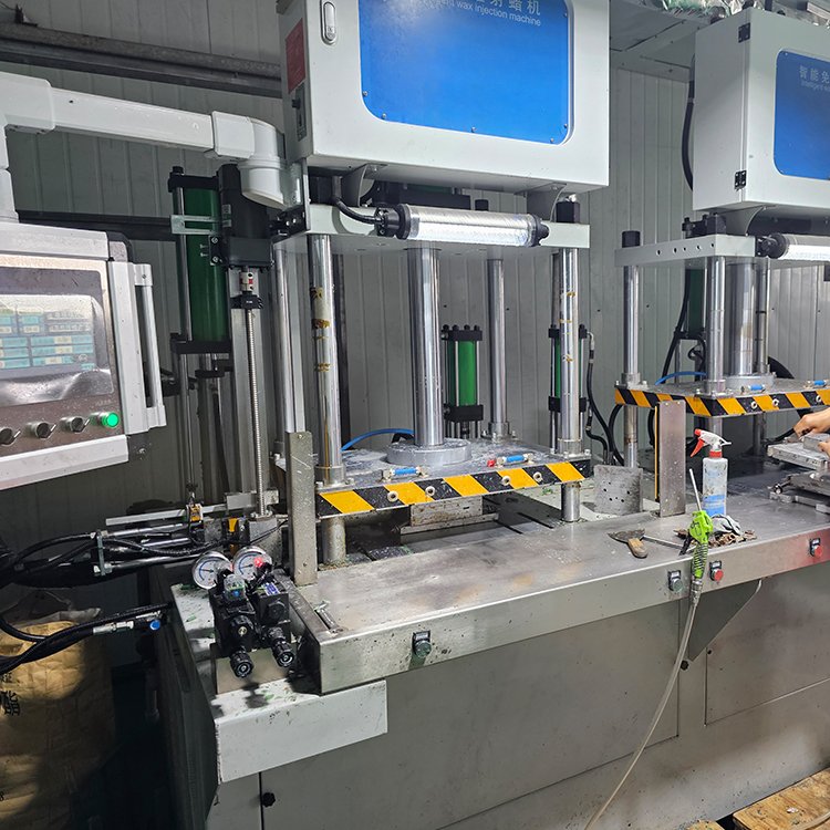 OEM Custom Aluminum Die Casting Electric Motor Housing Aluminium Die Casting of Car Auto Spare Motor Pump Engine Parts