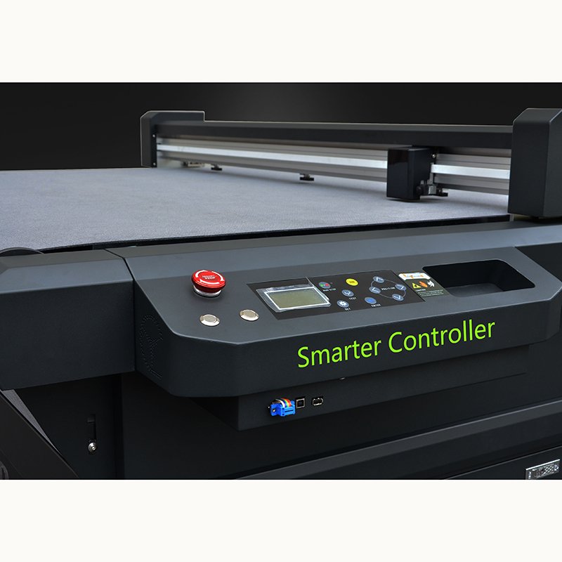 Auto Feeding Digital Flatbed Cutter With Conveyor Table/perforating/half/die Cutting/marking VFR1612