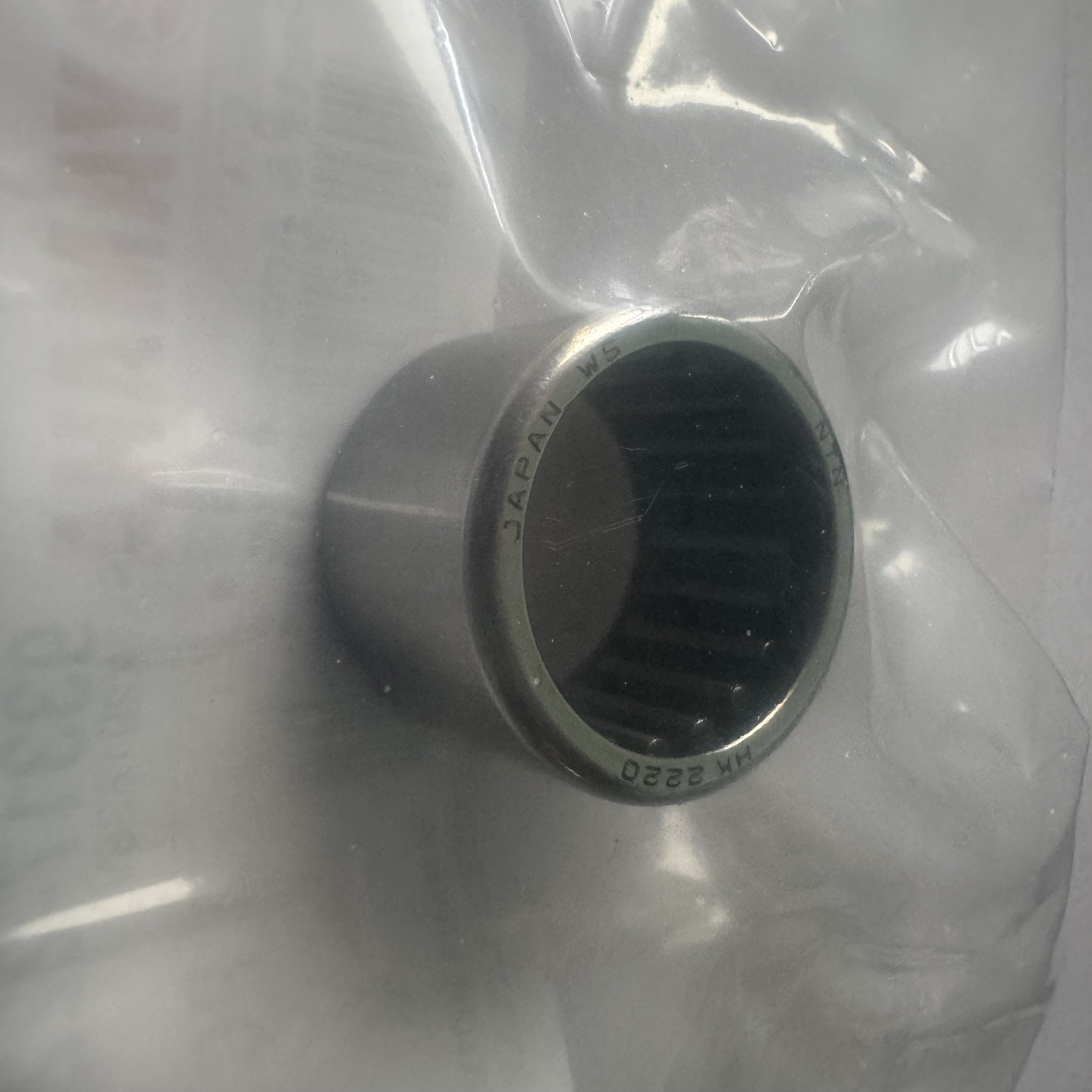 93317-22204 Bearing for yamaha Outboard Motor 2T 25HP 40-70HP or 4T F25-F60 Outboard Motor Bearing 93317-22204 Needle Bearing