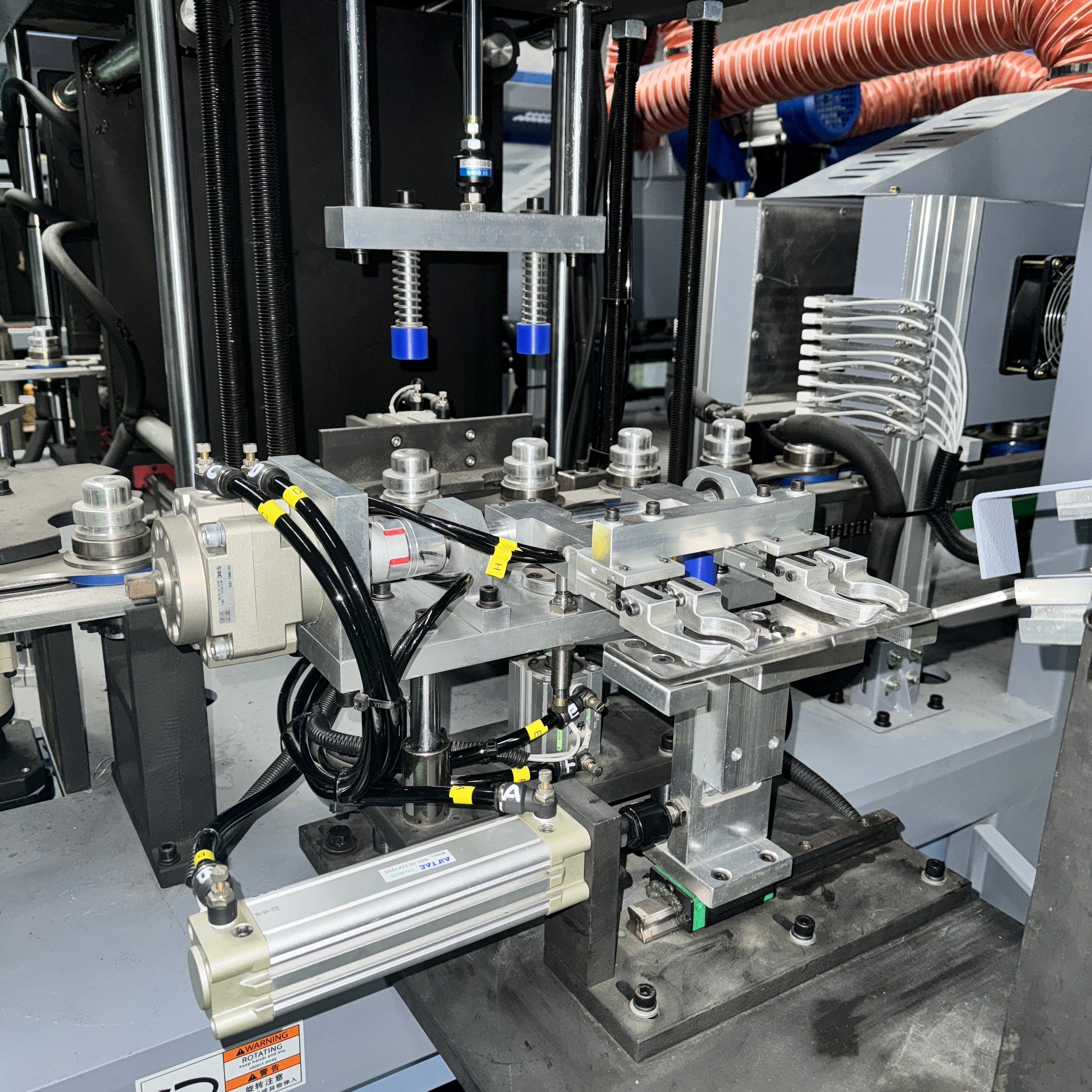 Low Price Pet Bottle Blower Auto Blow Molding Machine Bottle