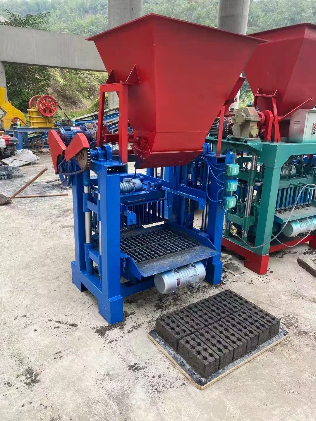 Factory Price Cheap Hard Fire Clay Glass Bricks Out Side Wall diesel Engine Brick Making Machine With Mixer