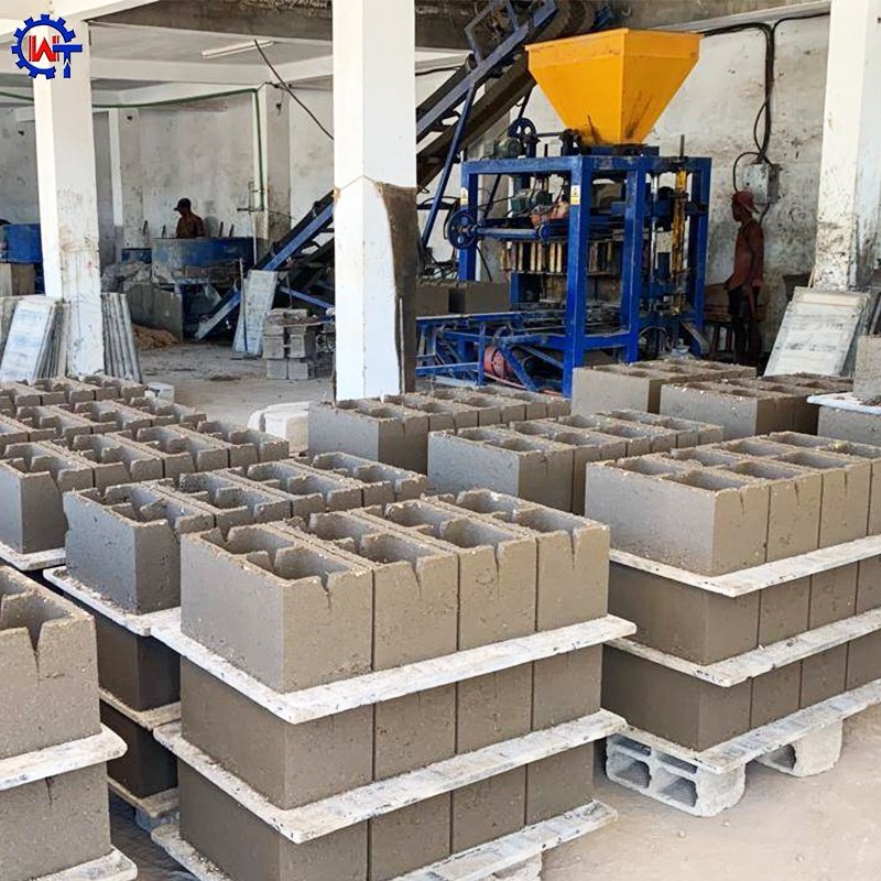 QT4-24 Semi Automatic Concrete Hollow Block Making Machine for Sale Brick Machine