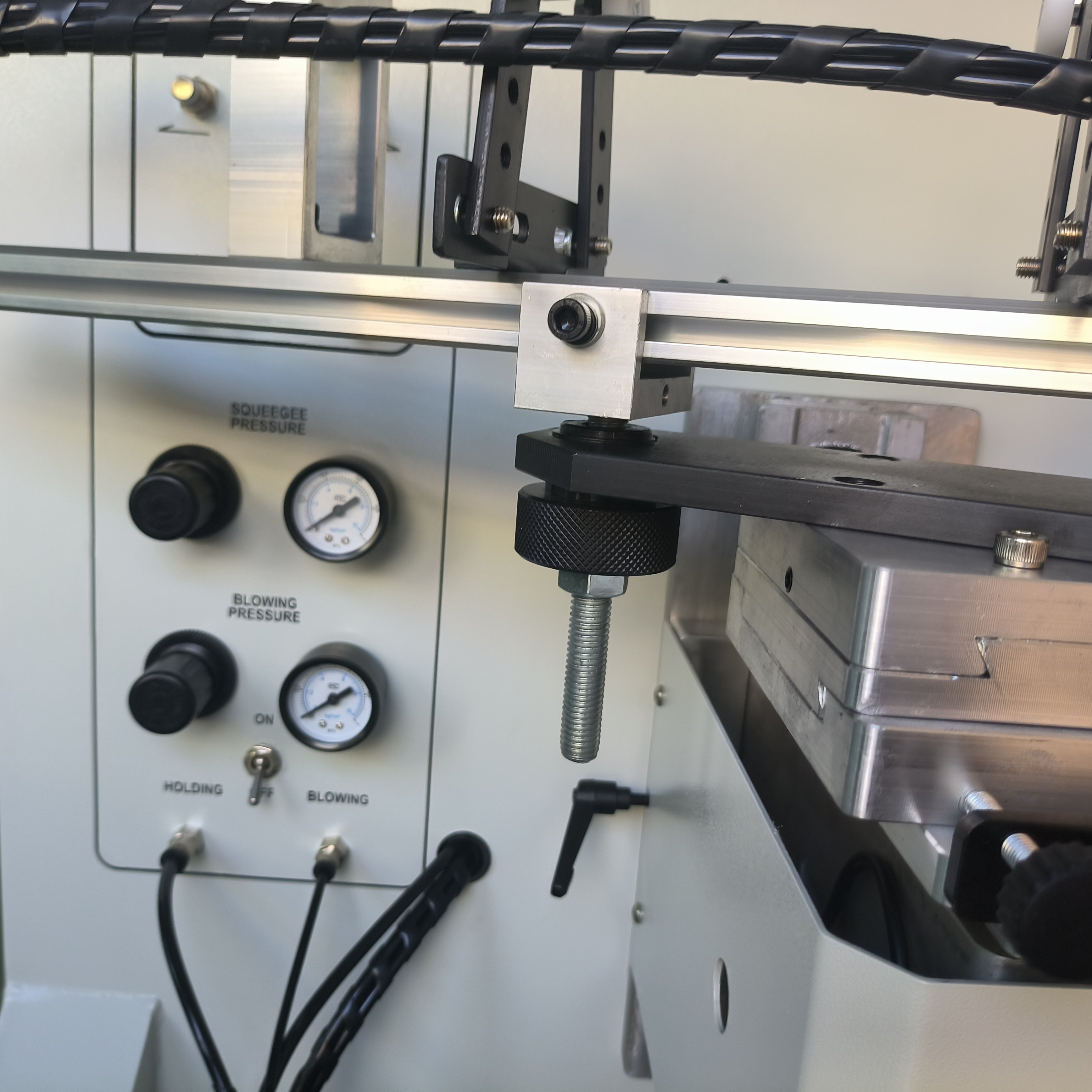 Semi Automatic Curved Silk Screen Printing Machine for Round Bottle Multifunctional Single Color Screen Printer