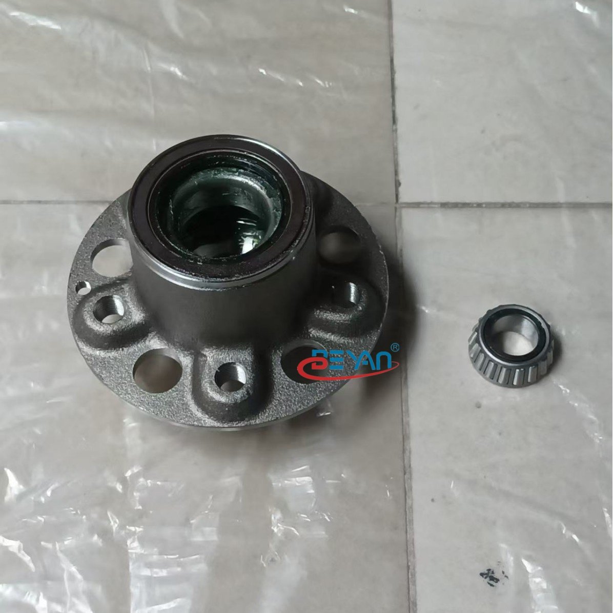 Factory Direct Sales Wheel Hub Bearings (front Axle) 2183300125 A2183300125 Suitable for Mercedes Benz C219 W211 S211 R230
