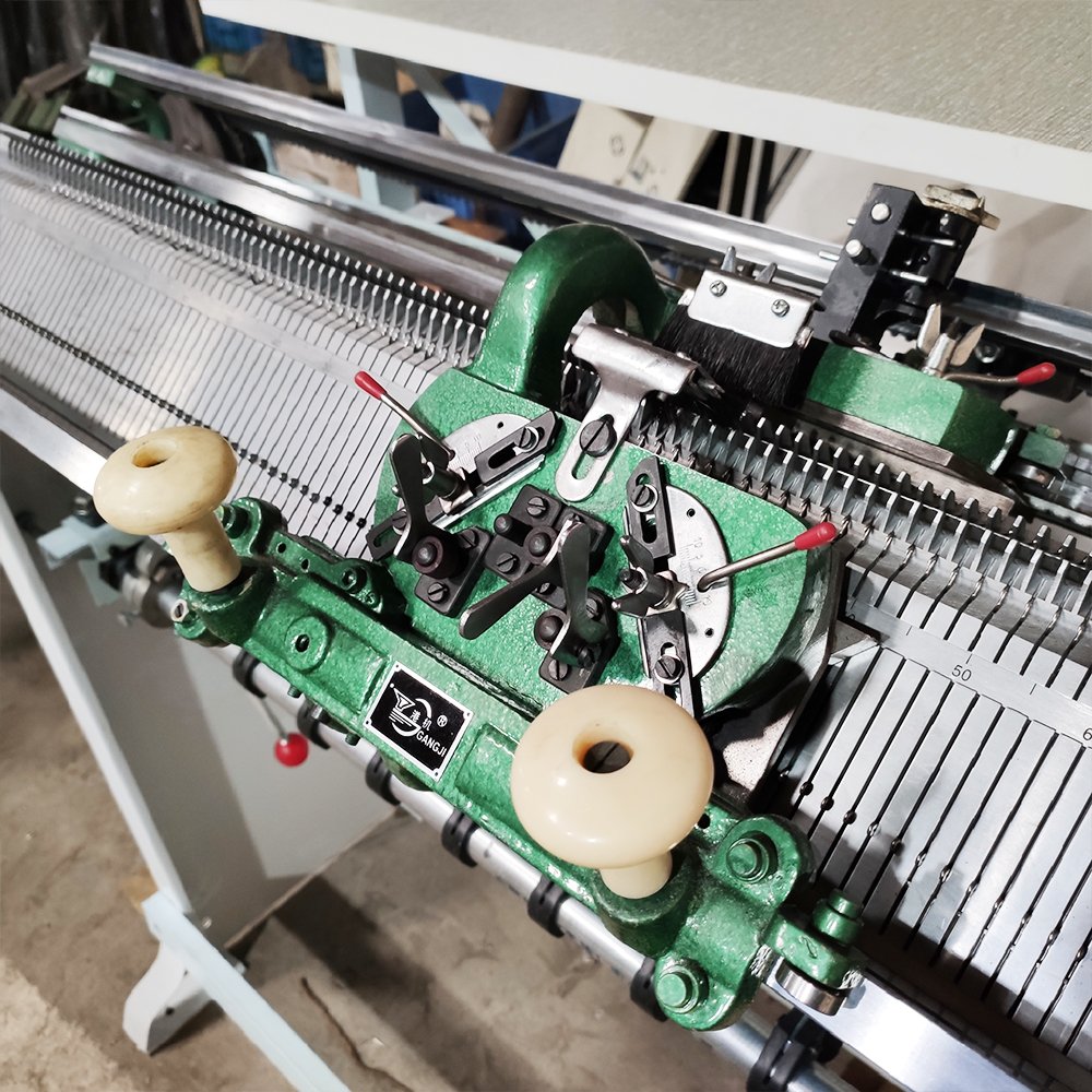 Semi Auto Computer Flat Knitting 6 Colors Knitting Industry Manual Flat Knitting Machine