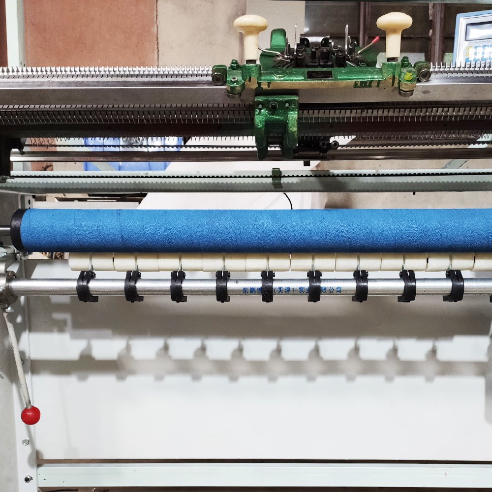 Semi Auto Computer Flat Knitting 6 Colors Knitting Industry Manual Flat Knitting Machine