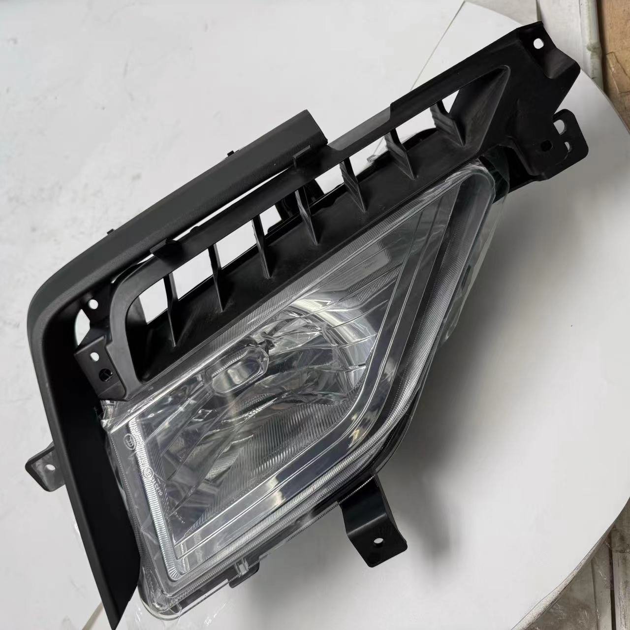 SAIC MAXUS LDV Delivery 9 Front Anti-fog Light Frame C00119012 C00119016