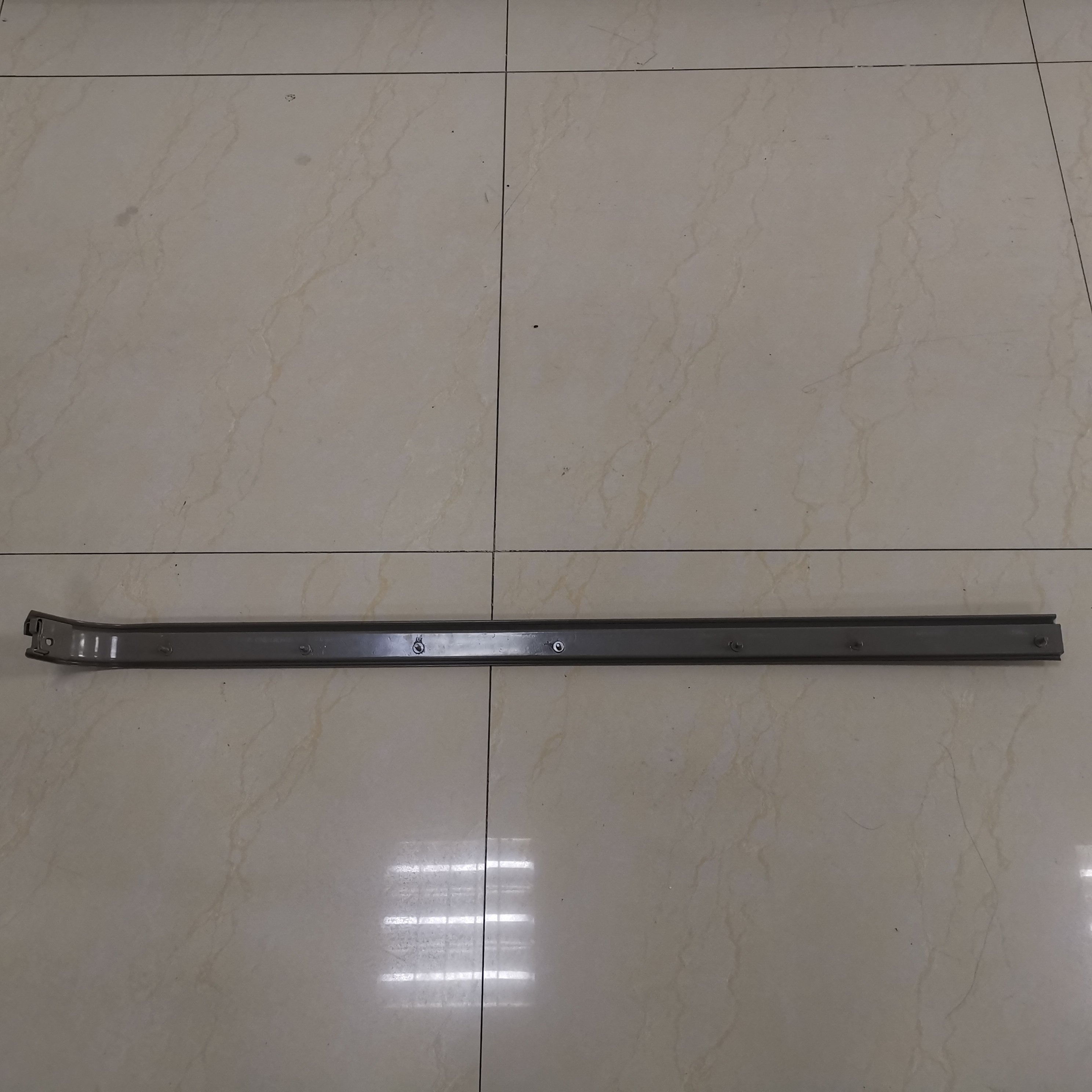 SAIC MAXUS V80 the Major Axis Sliding Door Middle Rail C00003555-4100