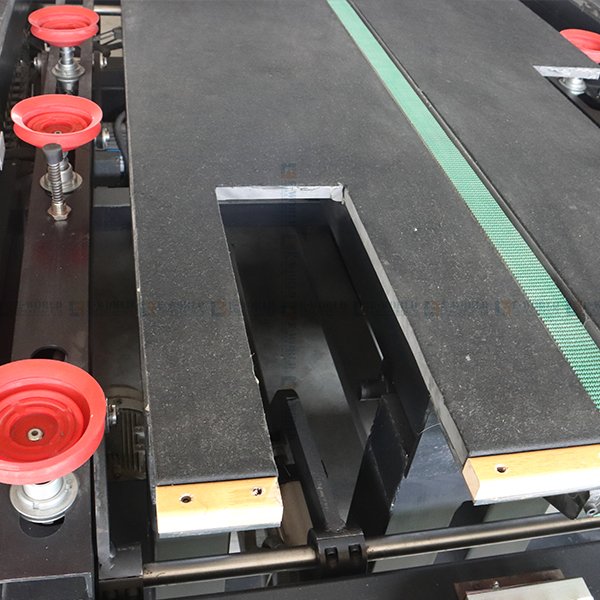 Full Automatic Cnc Glass Cutter Glass Cutting Loading Breaking Table Integrated Cutting Machine
