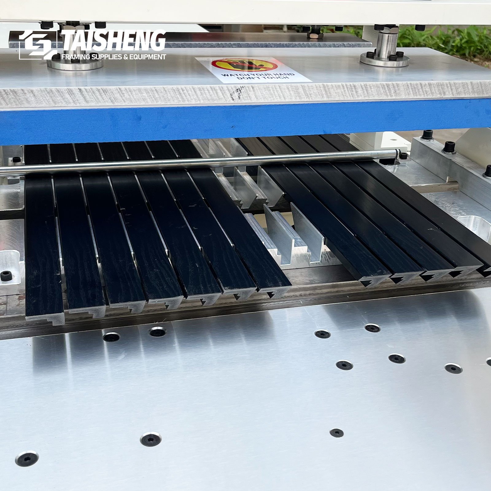 TS-J39PQJ Aluminum Alloy Frame Mouldings Cutting Machine AUTOMATIC DOUBLE MITRE SAW 45 Framing Works Heavy Large Productions