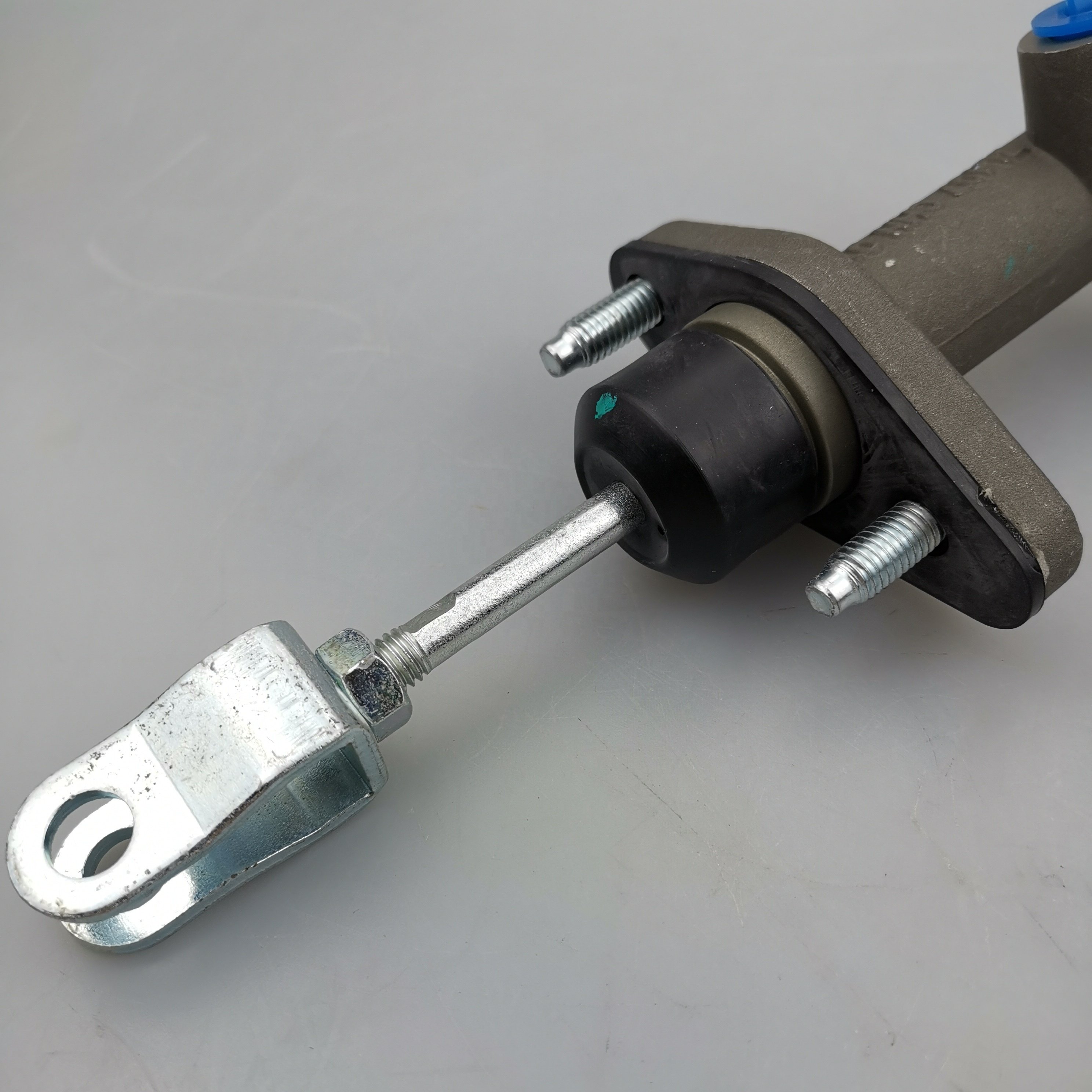 SAIC MAXUS T60 Original Clutch Master Cylinder C00081542 C00085327