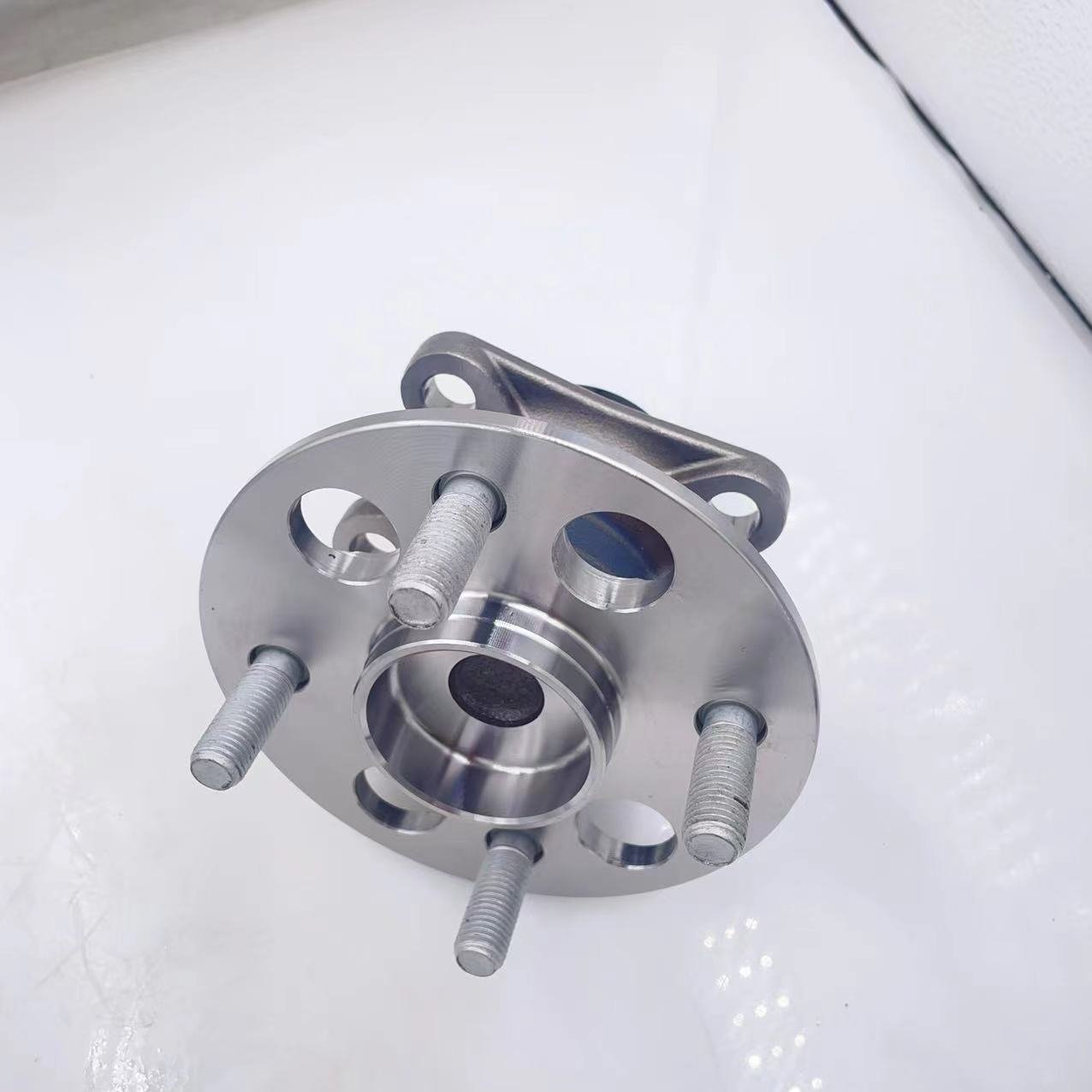 Auto Bearings Manufacture Auto Spare Parts 42450-52060 42450-0D050 42450-0D060 VKBA6828 Rear Wheel Hub Bearing Assembly Bearing