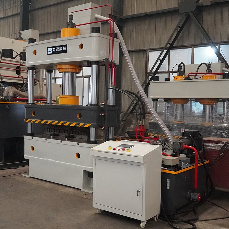 NADUN 150T Four Posts Three- Beam Hydraulic Press Machine with Big Worktable for Workpiece Casting