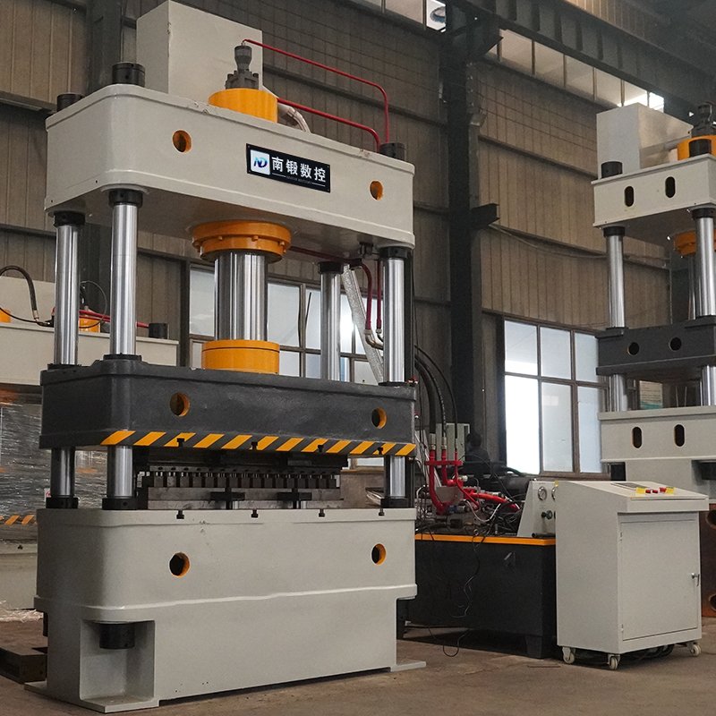 NADUN 150T Four Posts Three- Beam Hydraulic Press Machine with Big Worktable for Workpiece Casting