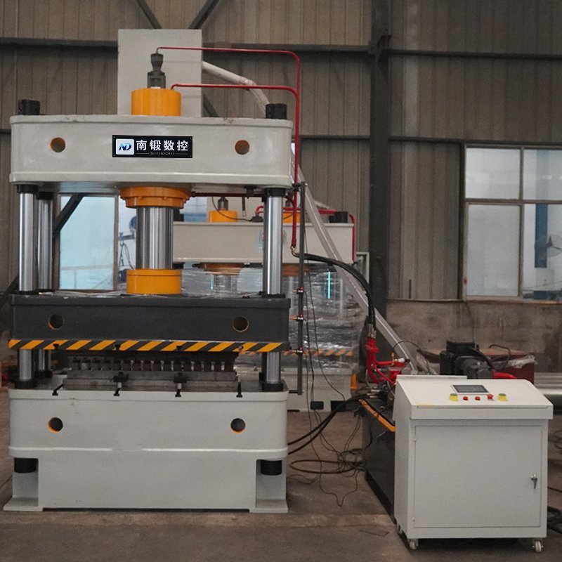 NADUN 150T Four Posts Three- Beam Hydraulic Press Machine with Big Worktable for Workpiece Casting