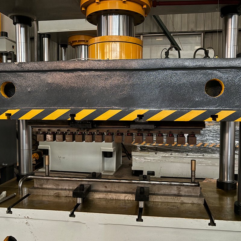 NADUN 150T Four Posts Three- Beam Hydraulic Press Machine with Big Worktable for Workpiece Casting