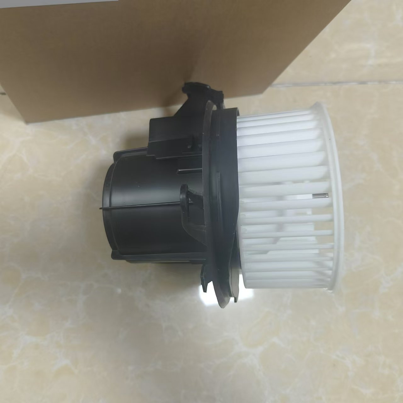 Fan Blower Motor 2128200708 for Mercedes Benz C180 E E 250 C C300