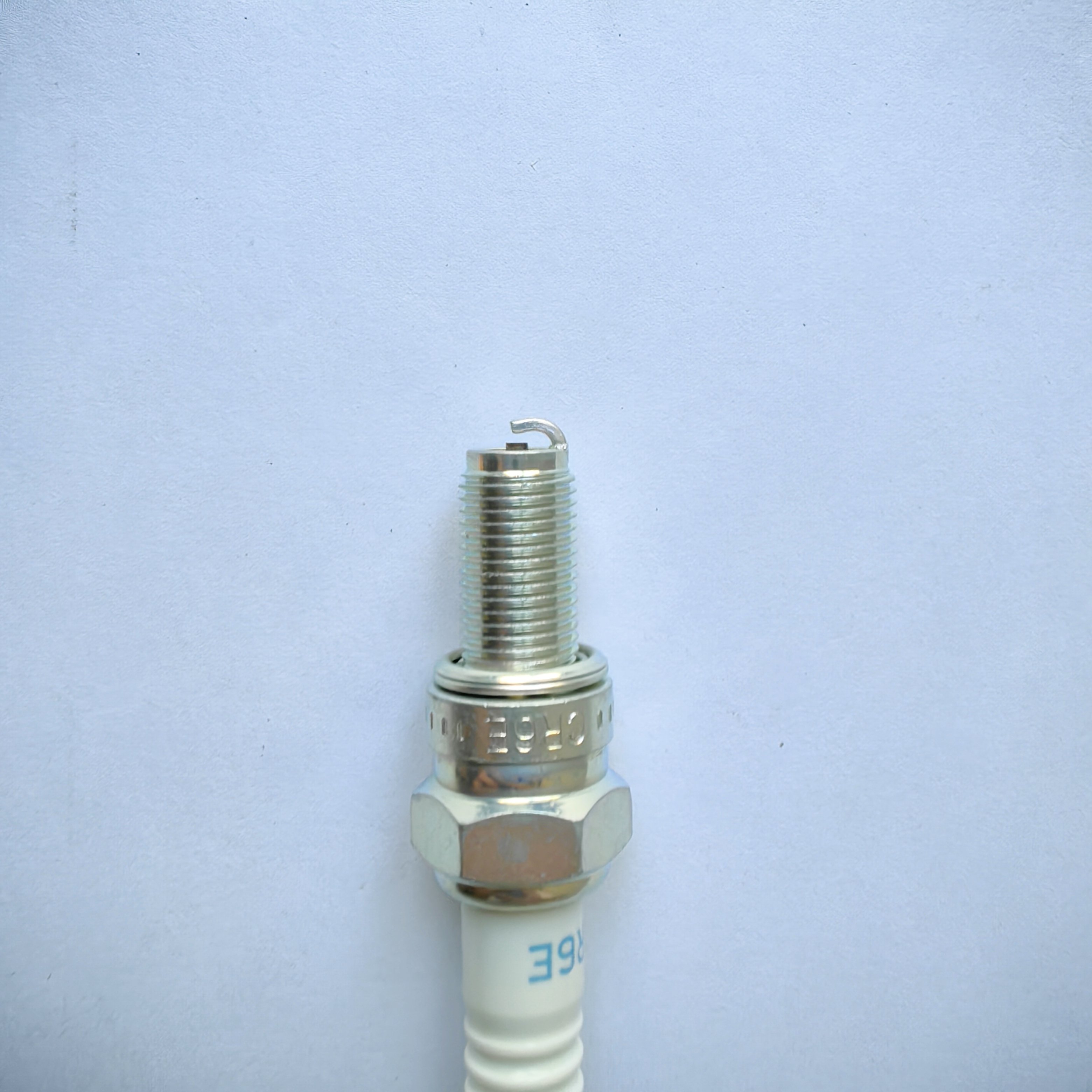 Original NGK Bujias Genuine Engine Systems Spark Plugs 6965 CR6E for Yamaha Motorcycle FZ400L 400CC