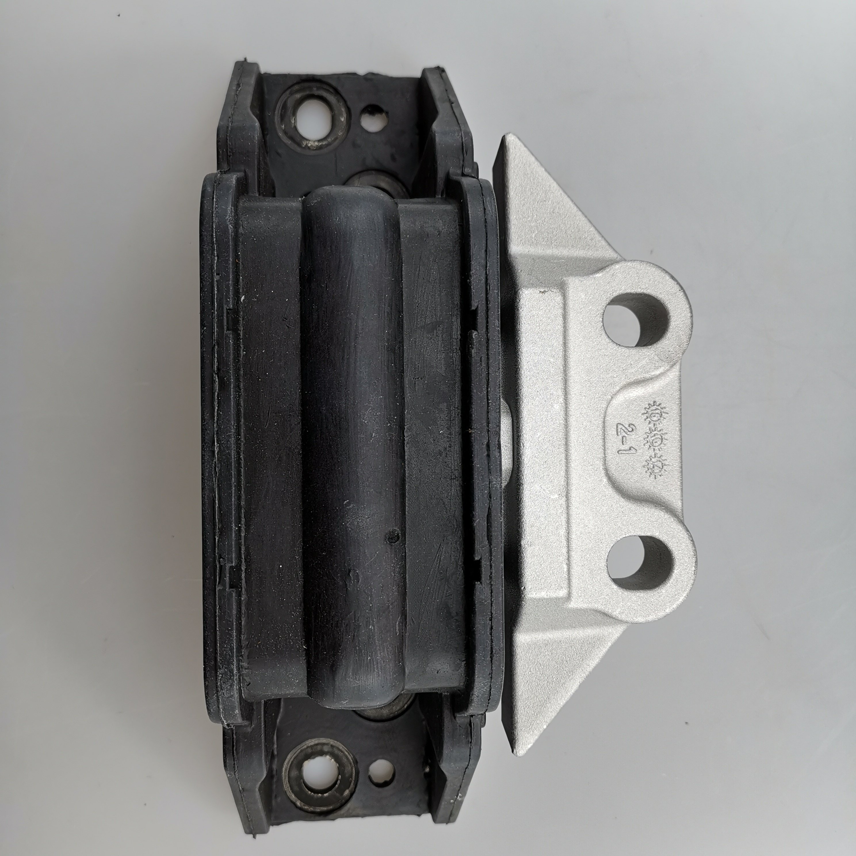 SAIC MAXUS V80 Engine Mount C00015460