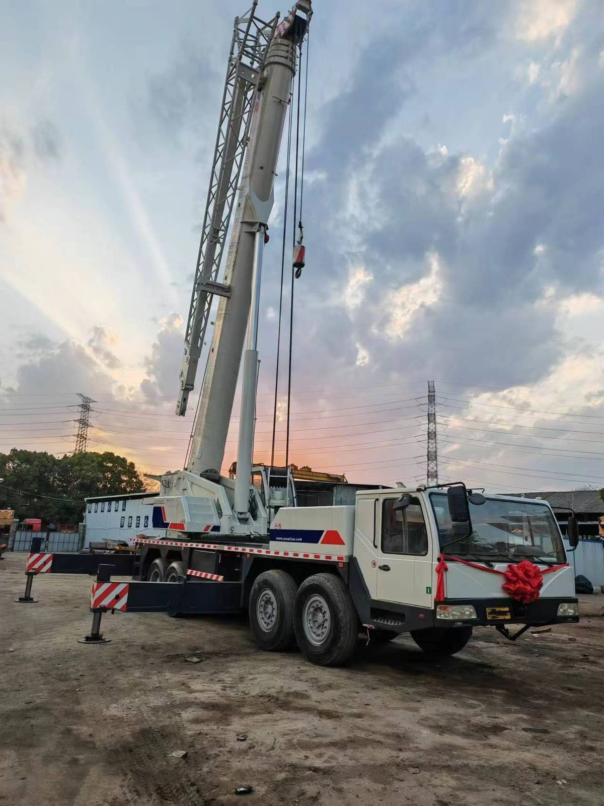 High Quality Second-Hand Zoom-lion QY80V Mobile Crane 80 Ton Auto Used Truck Crane