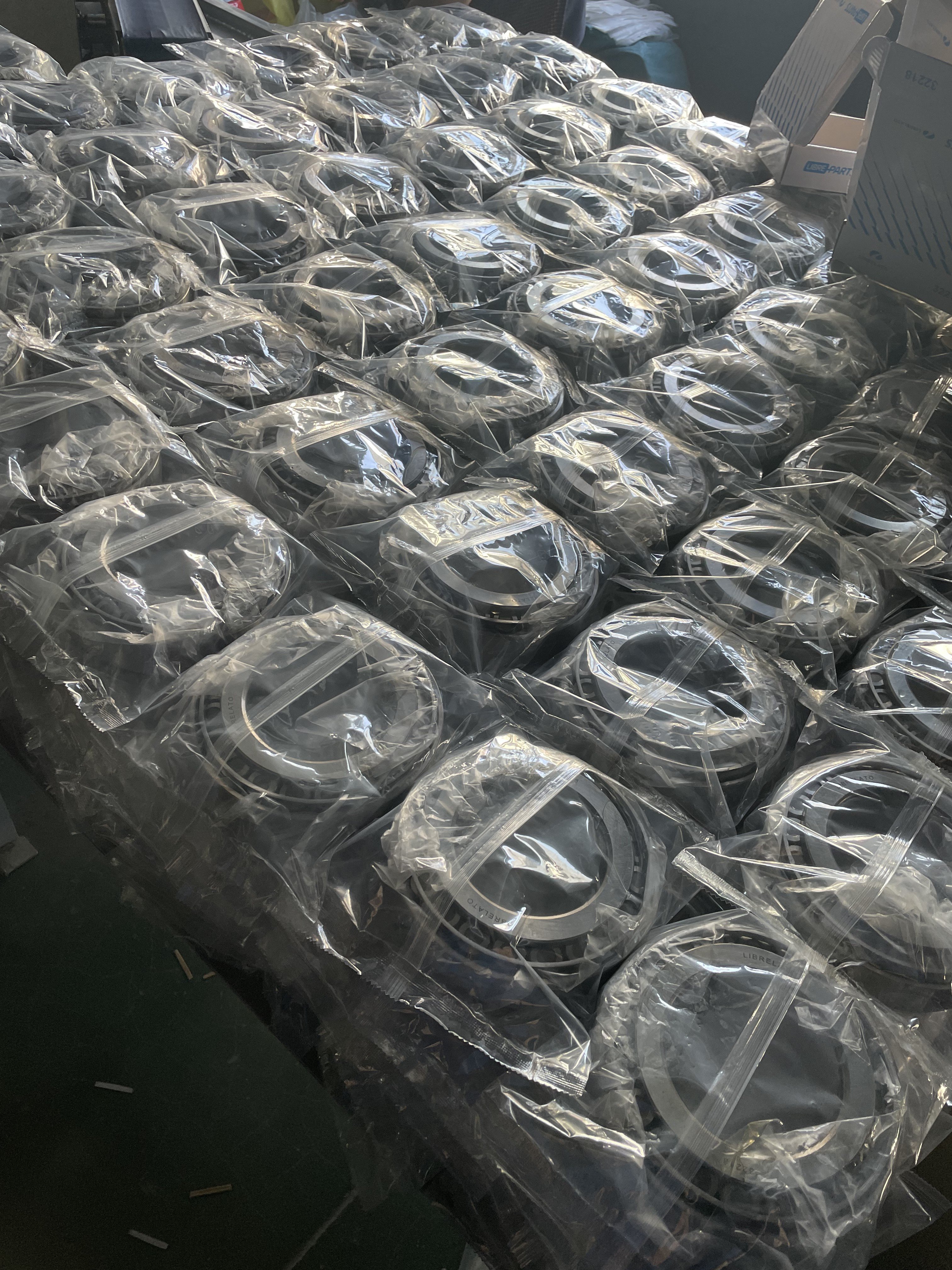 Original Custom Bearing Supplier Front Wheel Hub High Quality Tapered Roller Bearing 7804 7805 32008 for Auto Manufacturing